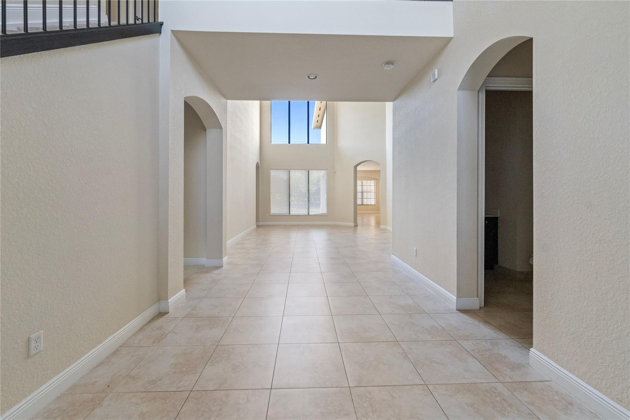 9811 Lakeview Lane
