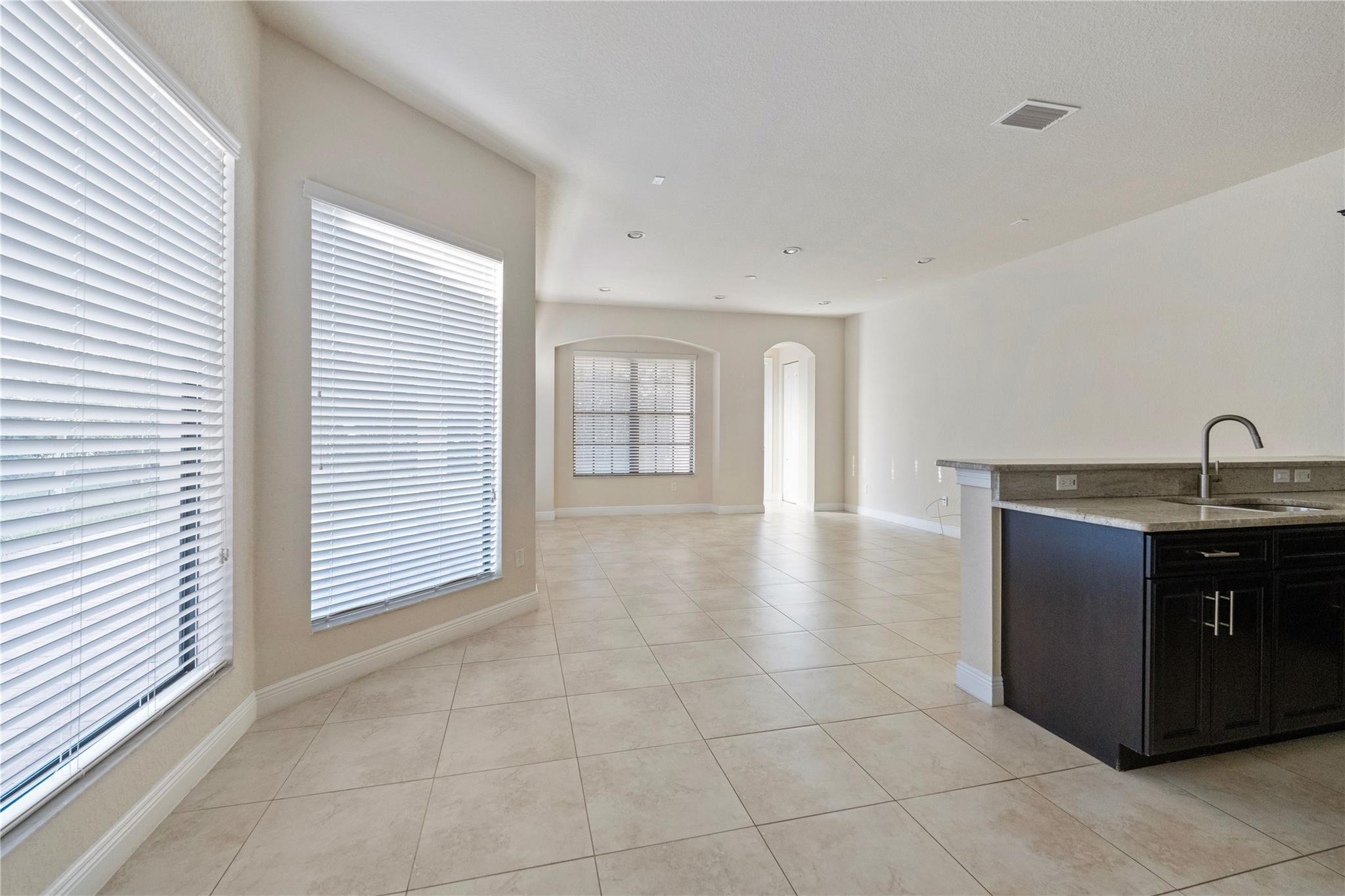 9811 Lakeview Lane