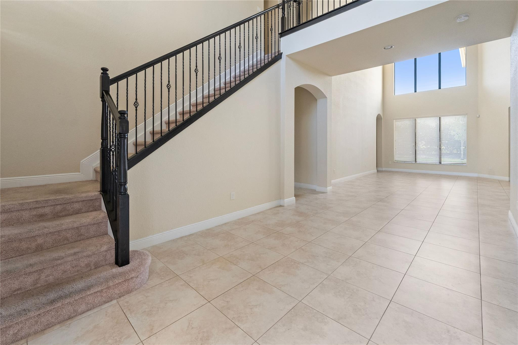 9811 Lakeview Lane