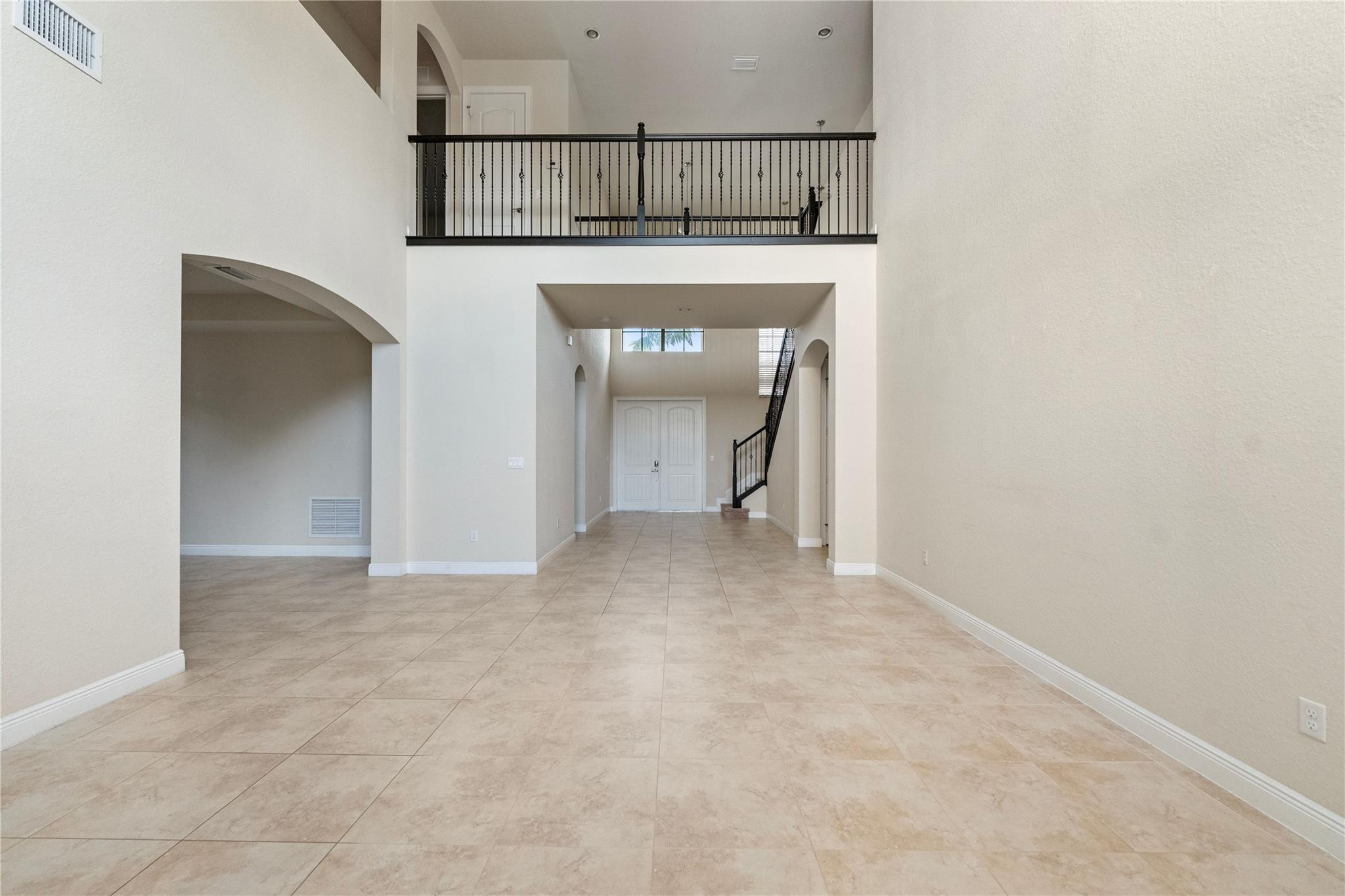 9811 Lakeview Lane