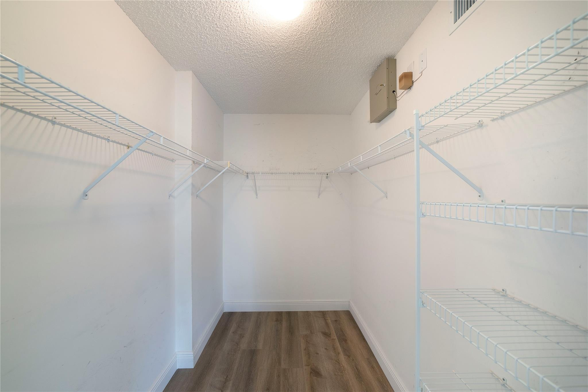9511 Weldon Circle 414
