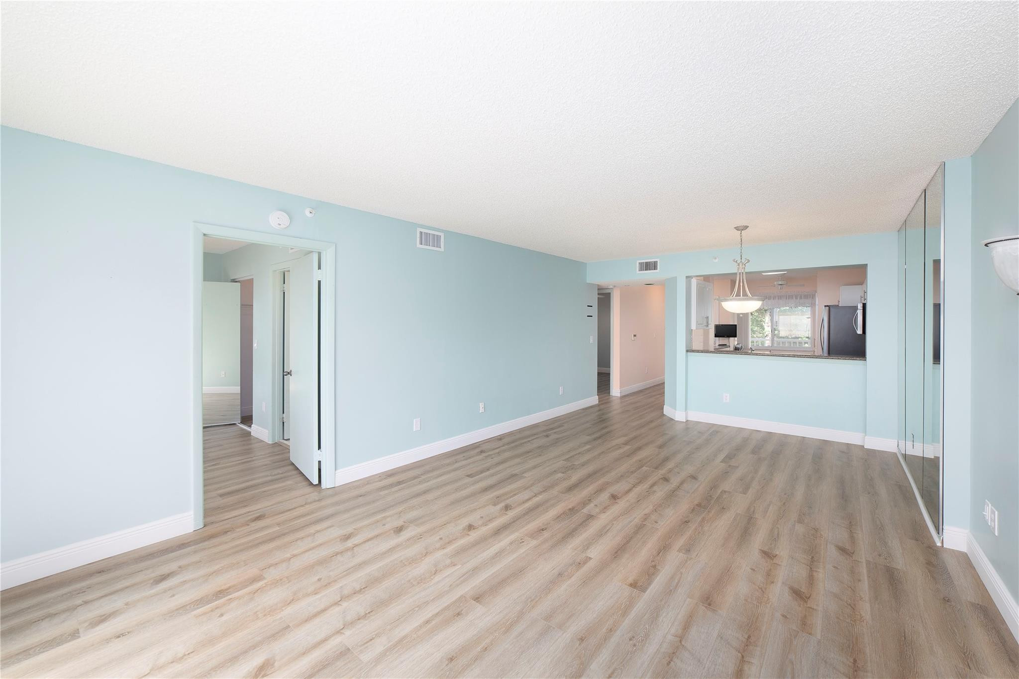 9511 Weldon Circle 414