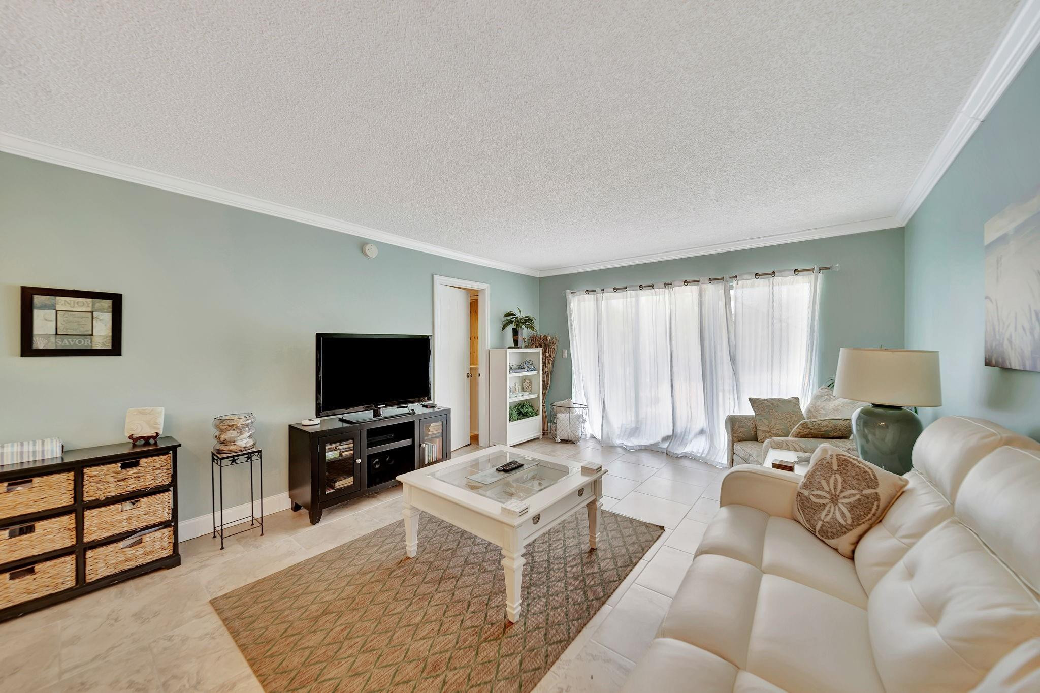 1541 S Ocean Boulevard 310, Lauderdale-By-The-Sea Unit: 310
