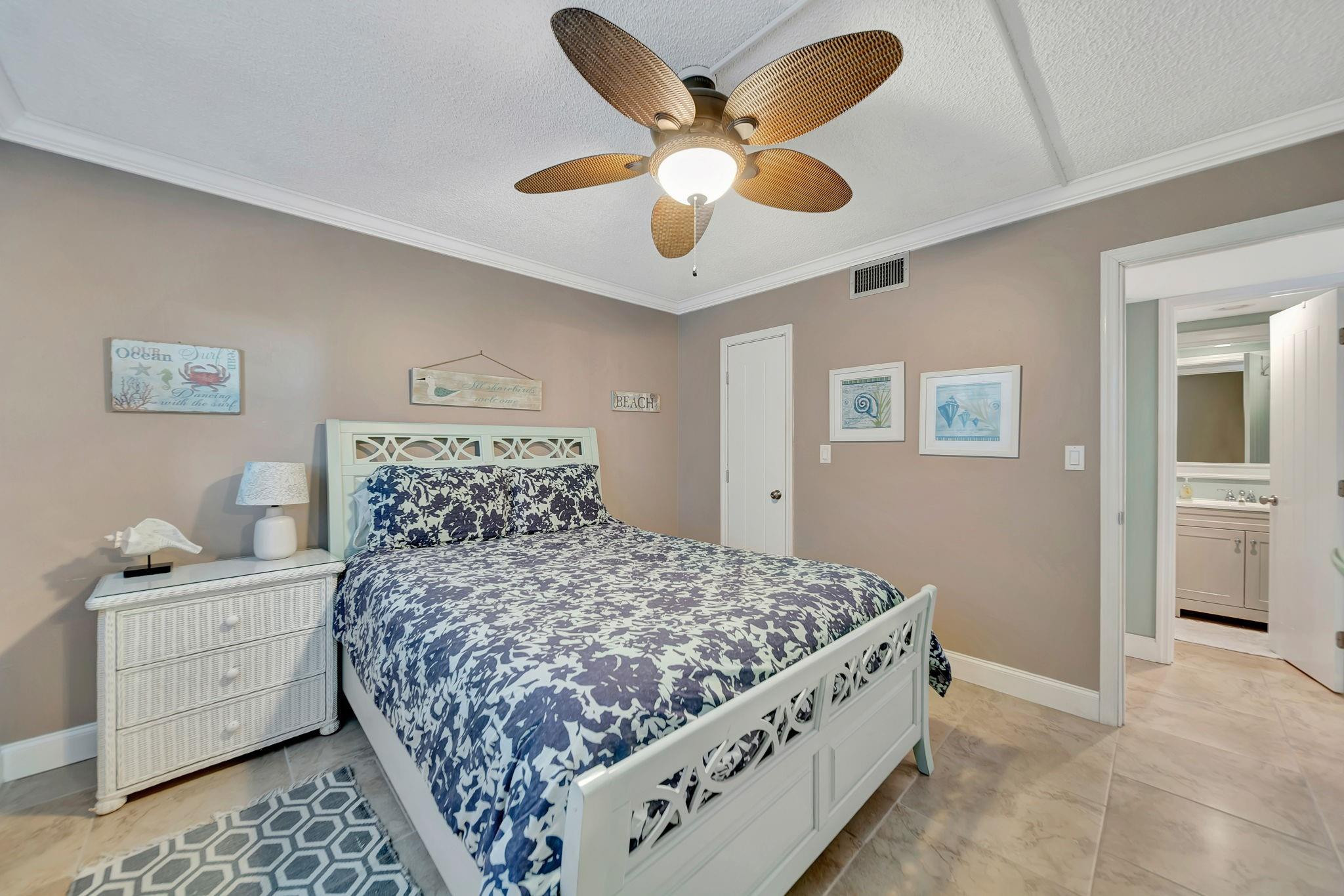 1541 S Ocean Boulevard 310, Lauderdale-By-The-Sea Unit: 310