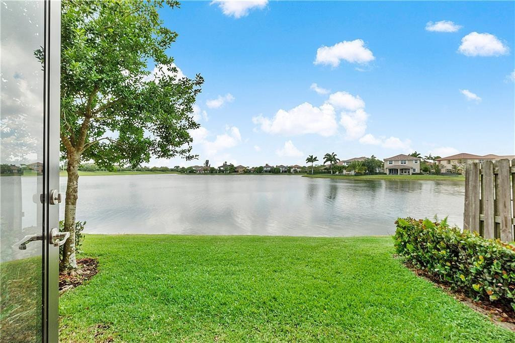 8431 Lakeview Trail
