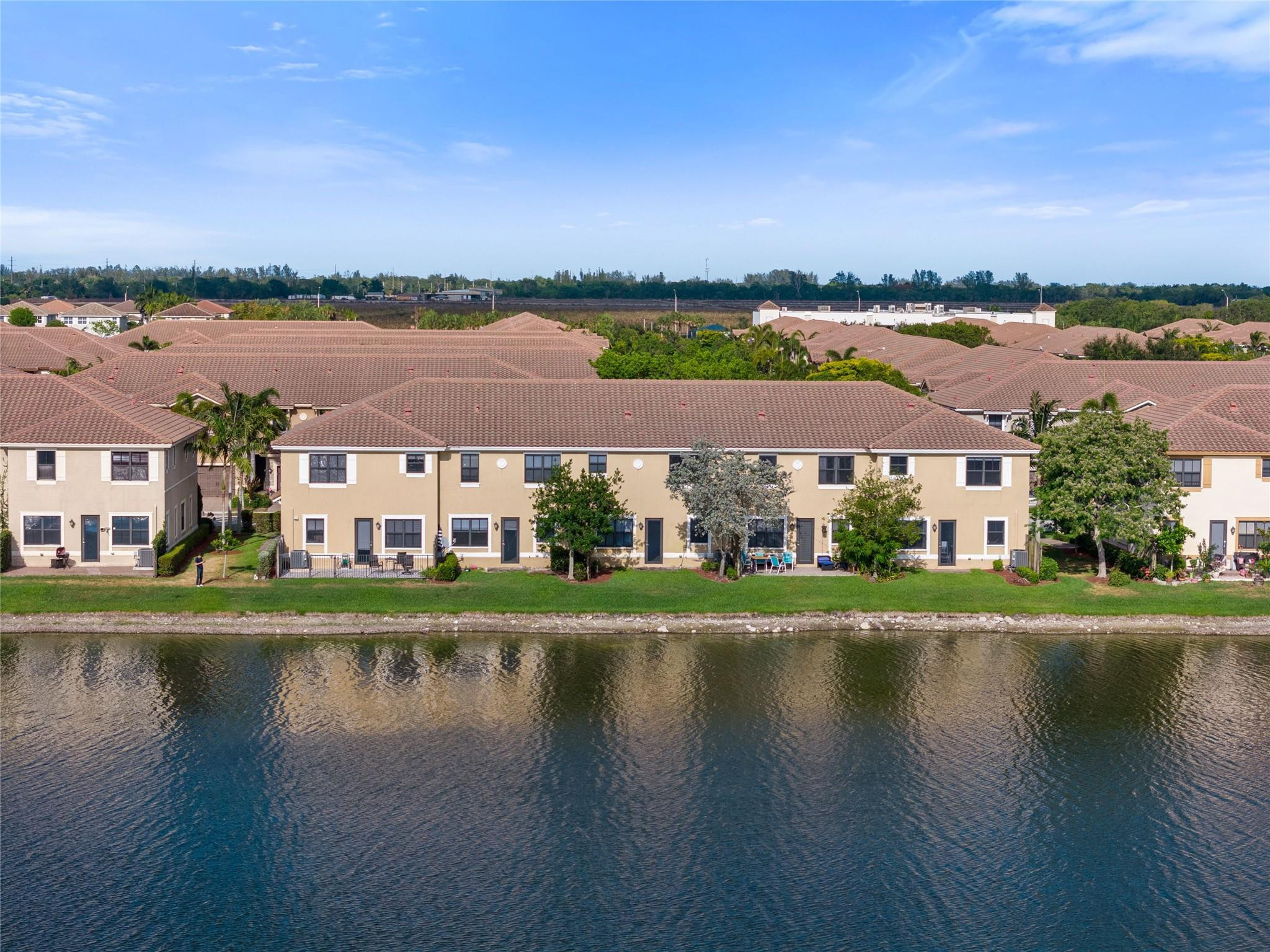 8431 Lakeview Trail