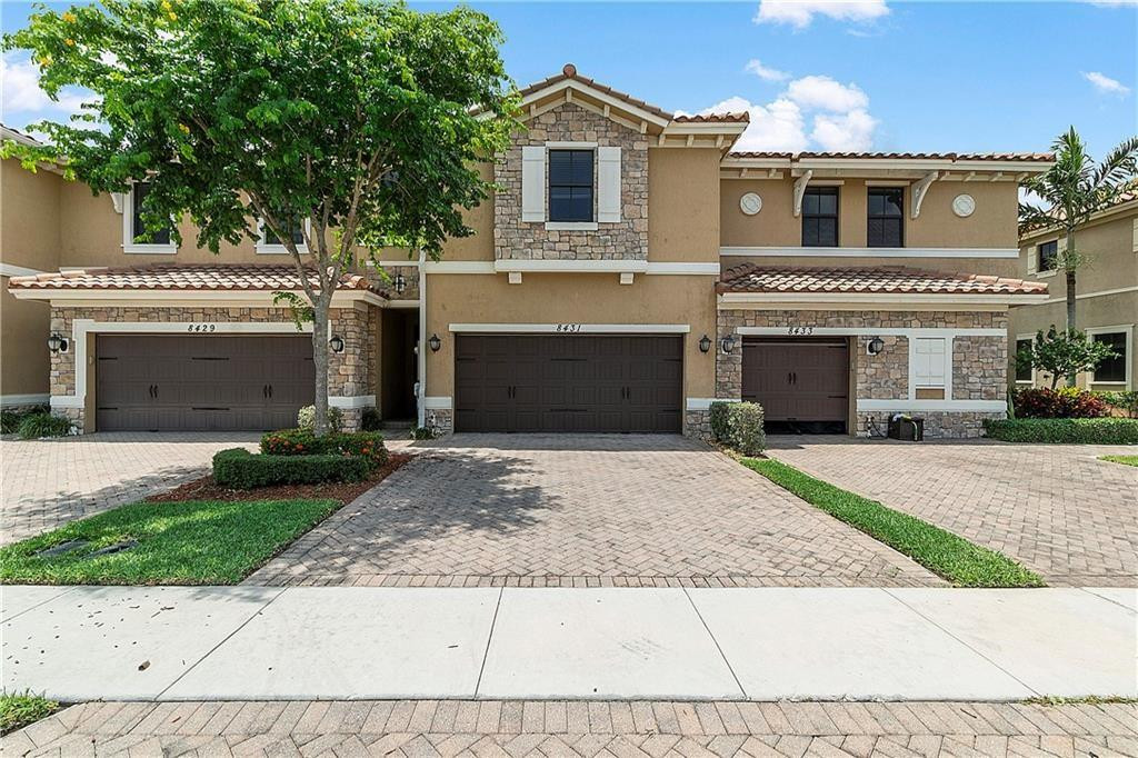 8431 Lakeview Trail