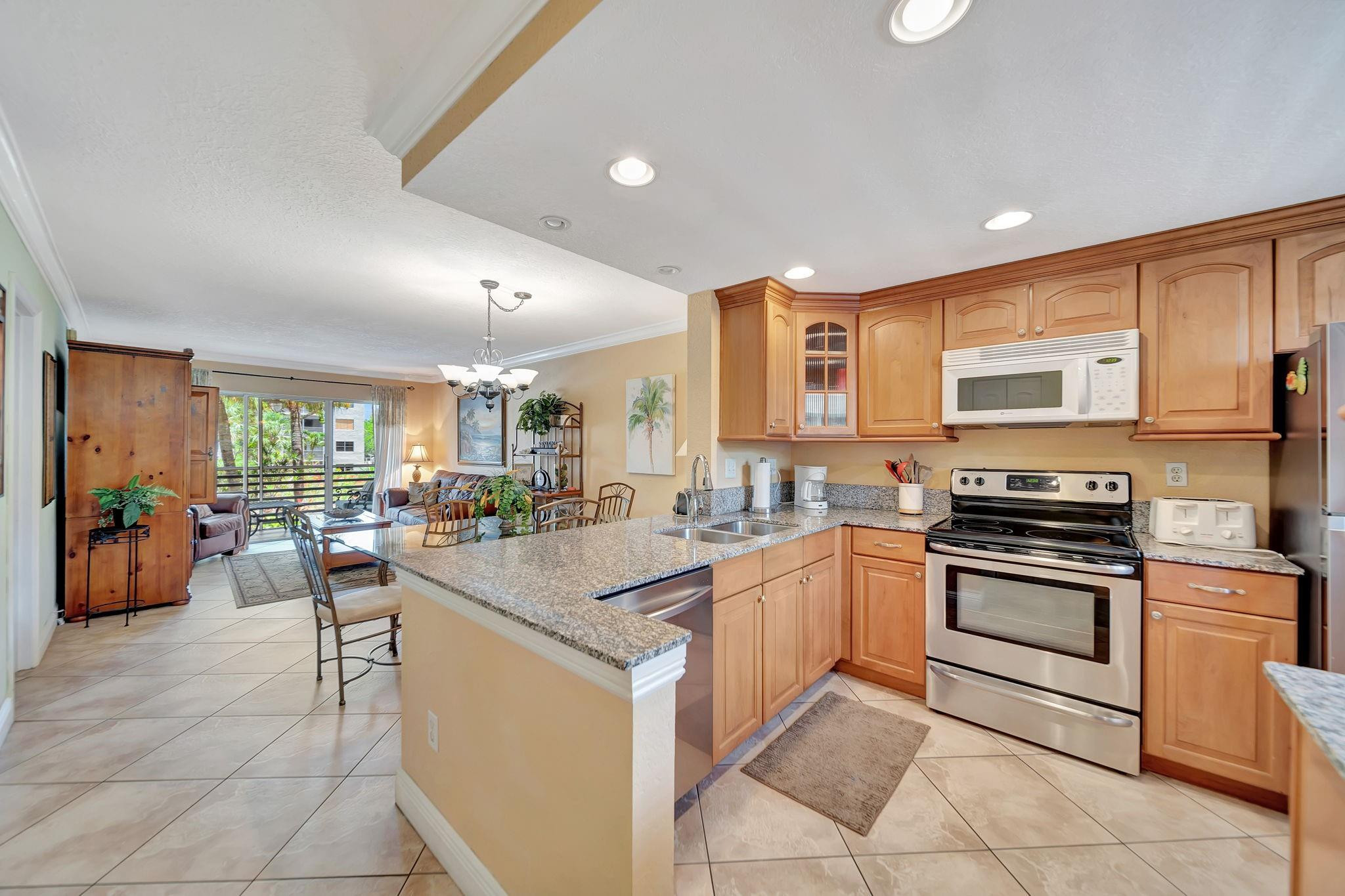 1541 S Ocean Boulevard 217, Lauderdale-By-The-Sea Unit: 217