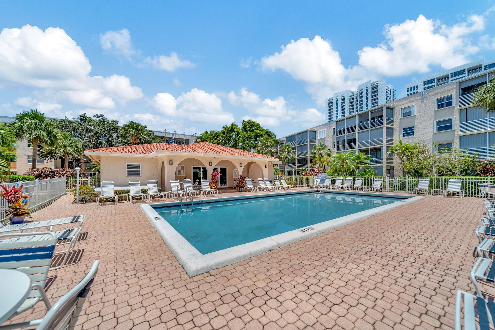 1541 S Ocean Boulevard 217, Lauderdale-By-The-Sea Unit: 217