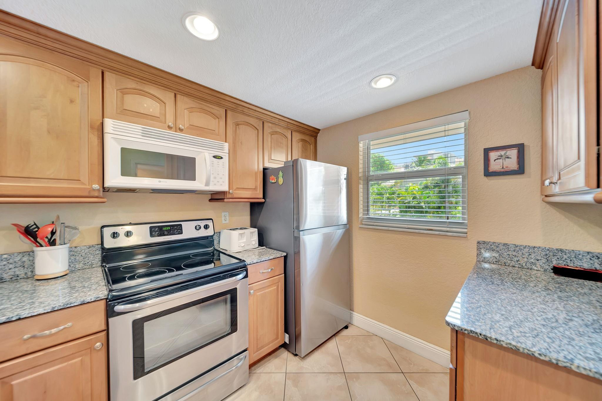 1541 S Ocean Boulevard 217, Lauderdale-By-The-Sea Unit: 217