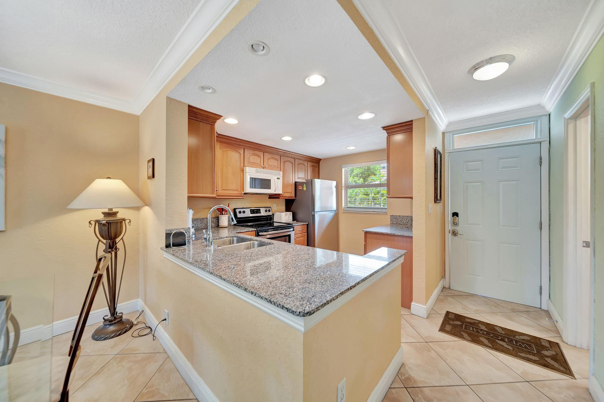 1541 S Ocean Boulevard 217, Lauderdale-By-The-Sea Unit: 217