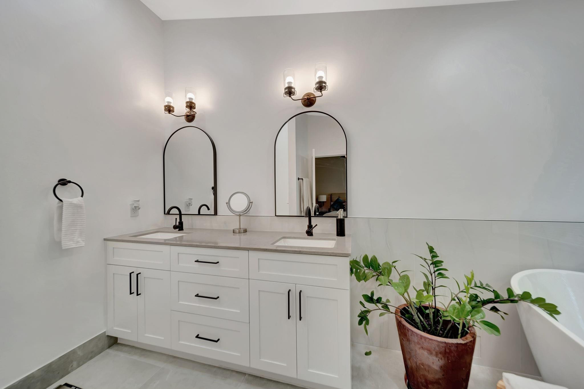 13204 NW 7th Place