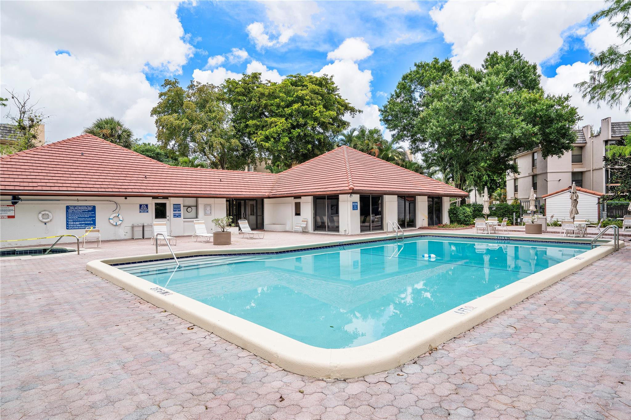8437 Forest Hills Drive 301-G