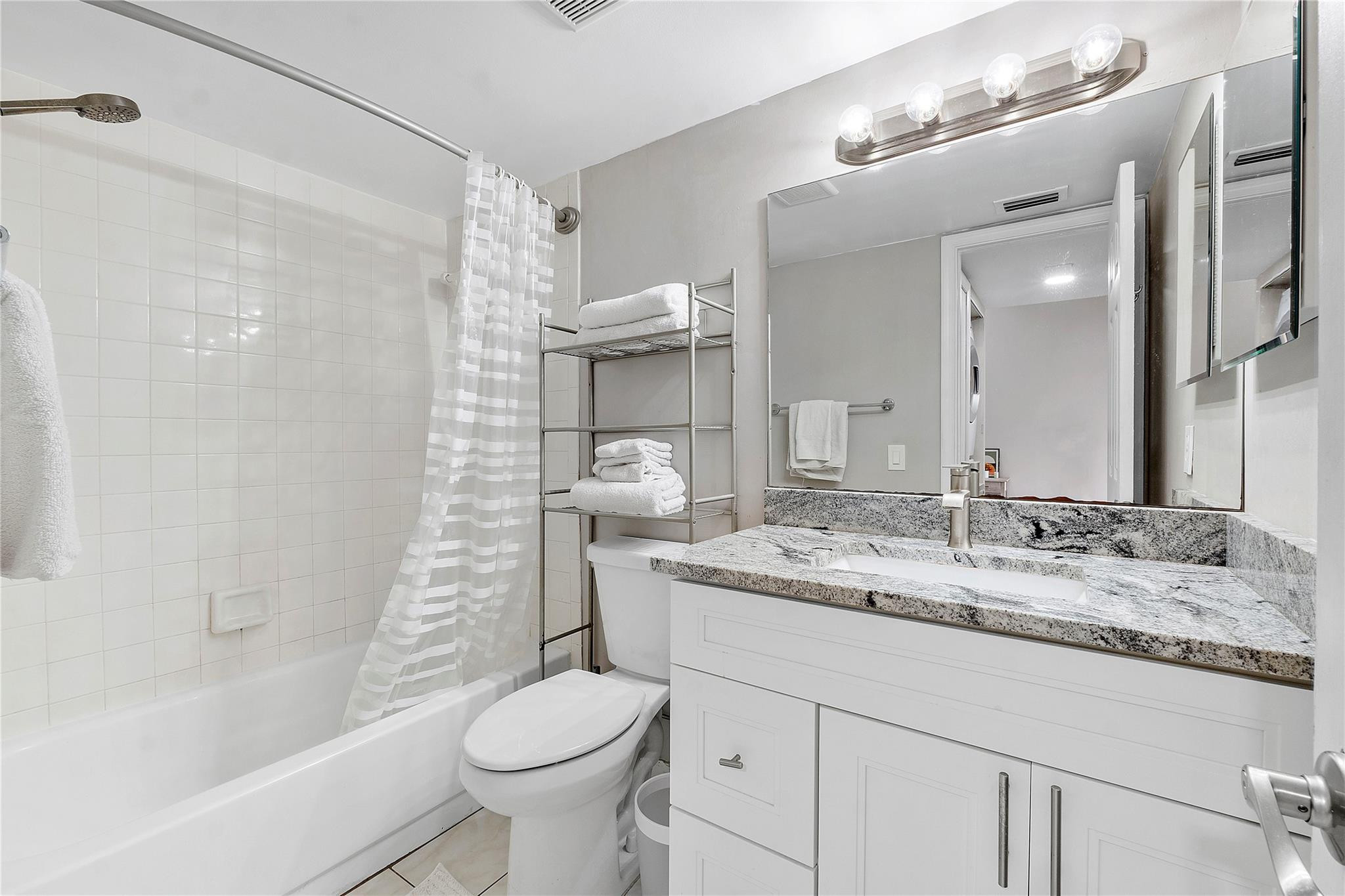 300 Palmwood Place P202