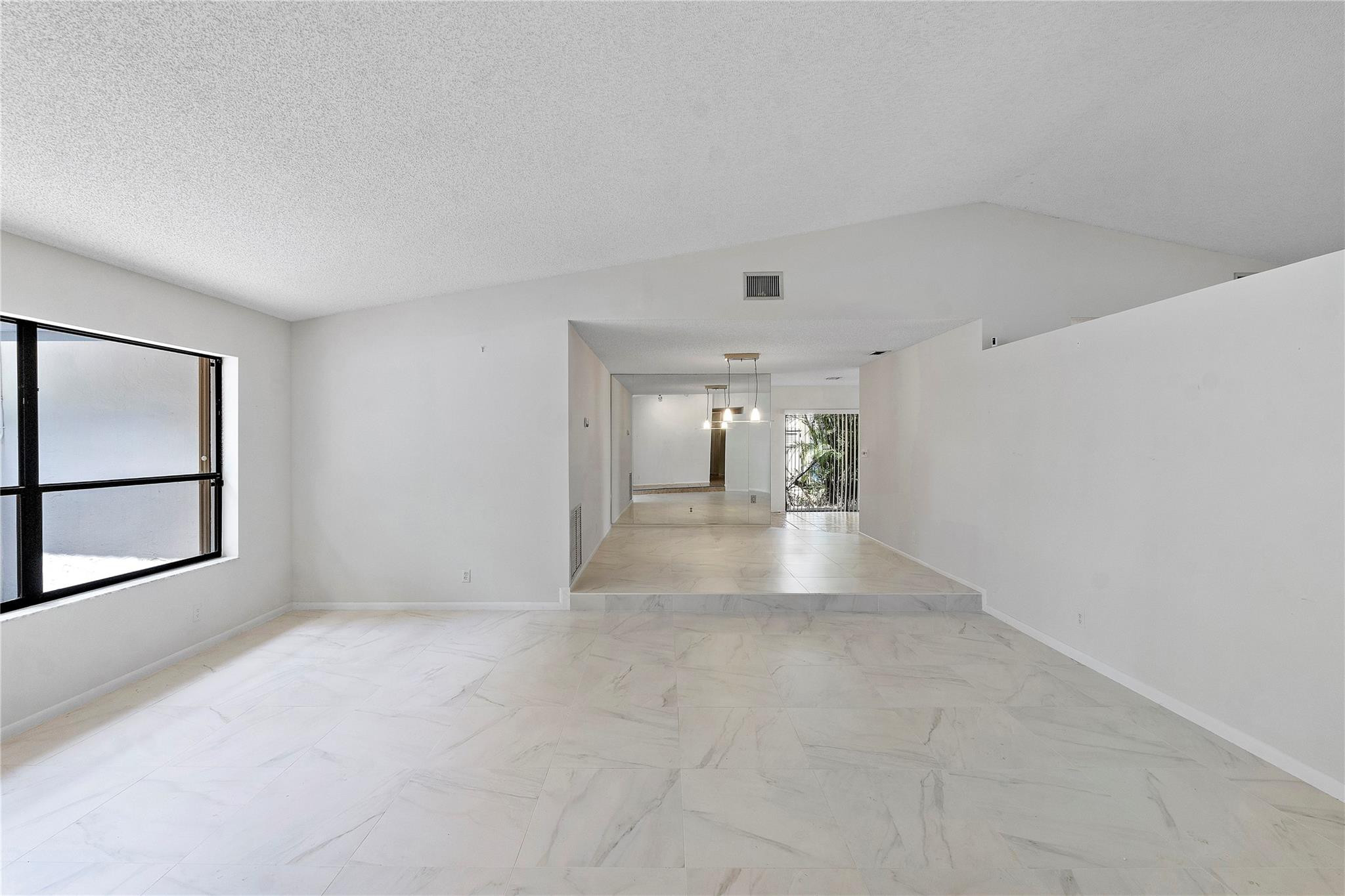 10899 NW 17th Place