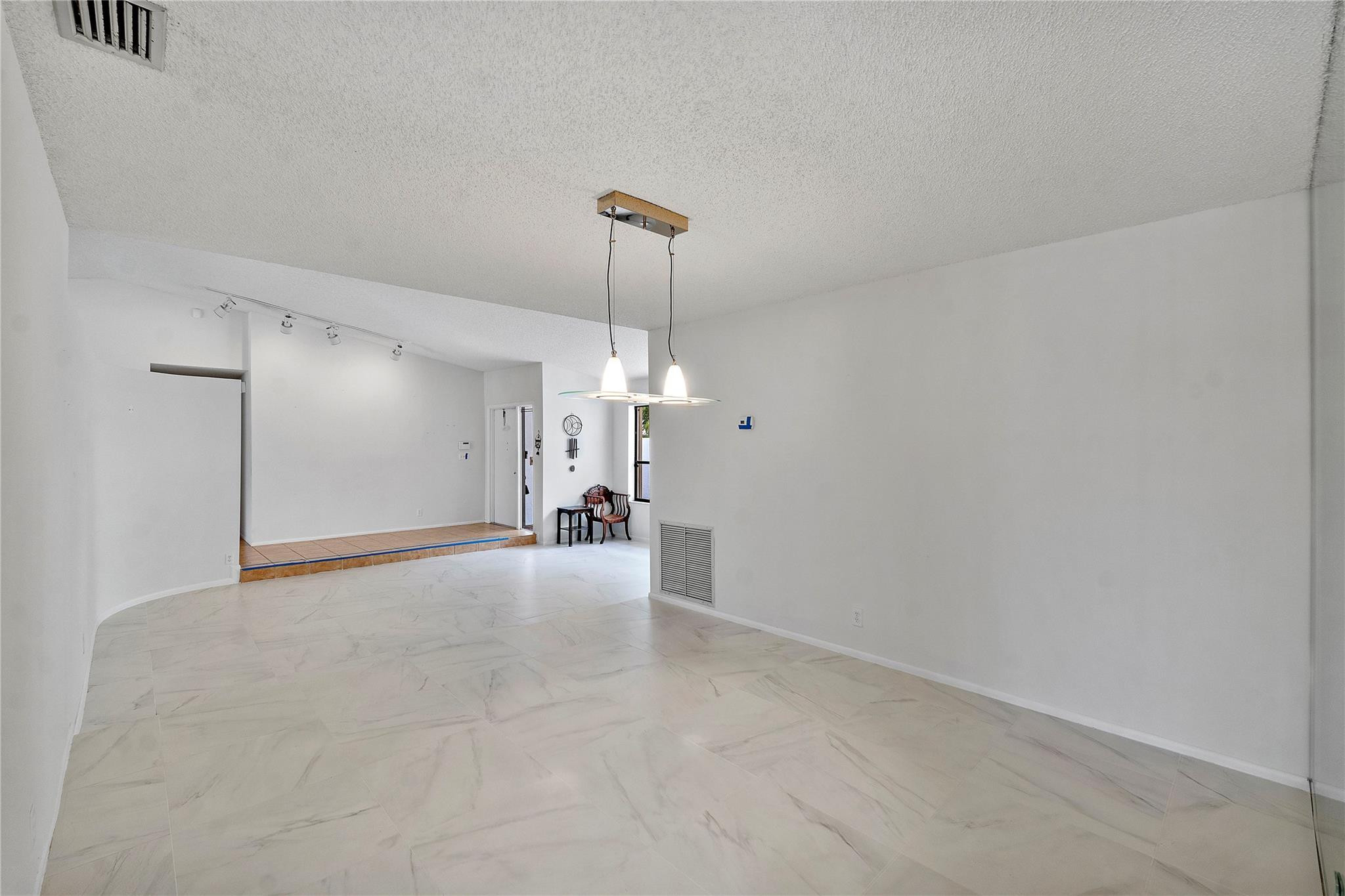 10899 NW 17th Place