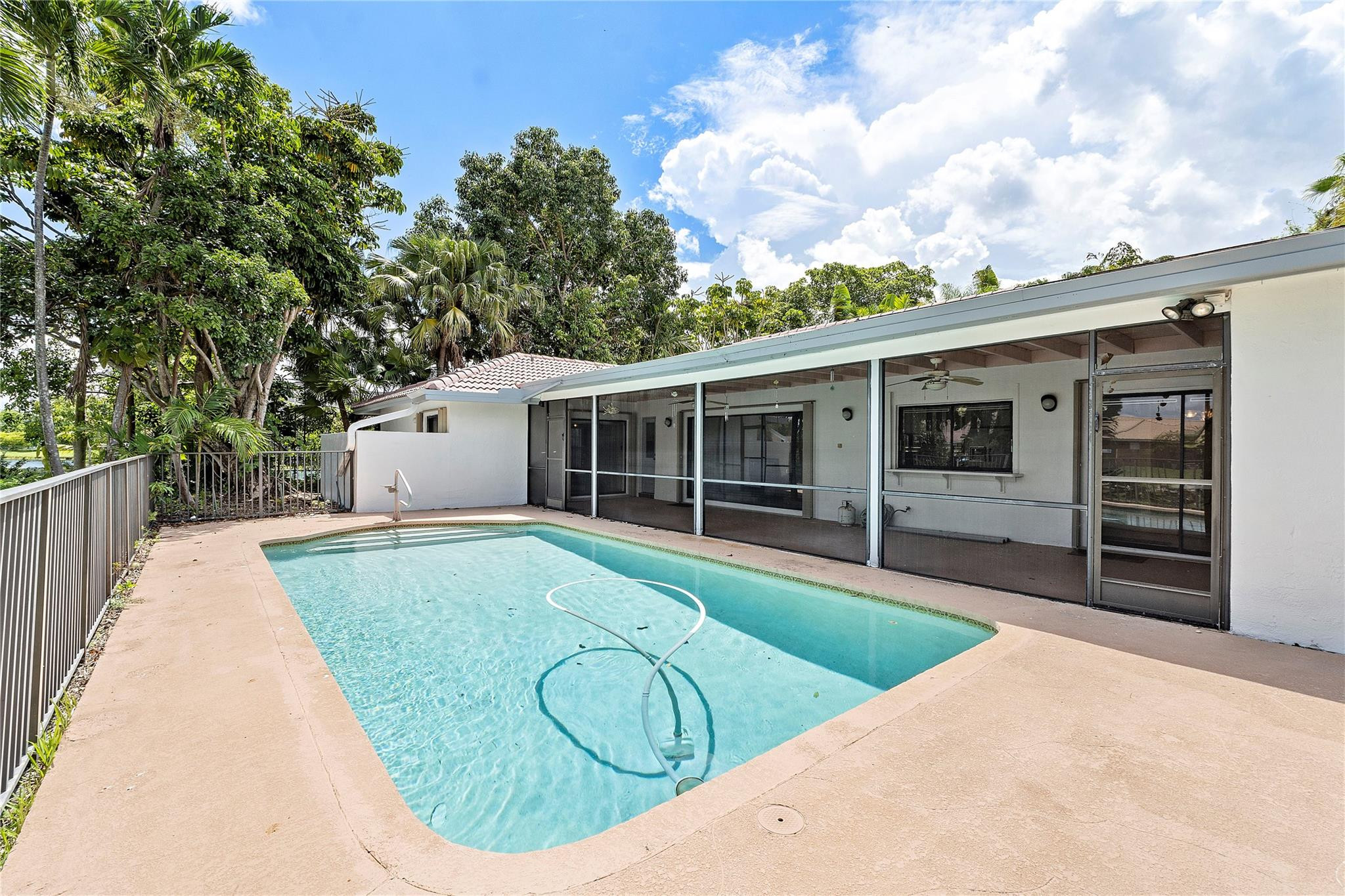 10899 NW 17th Place