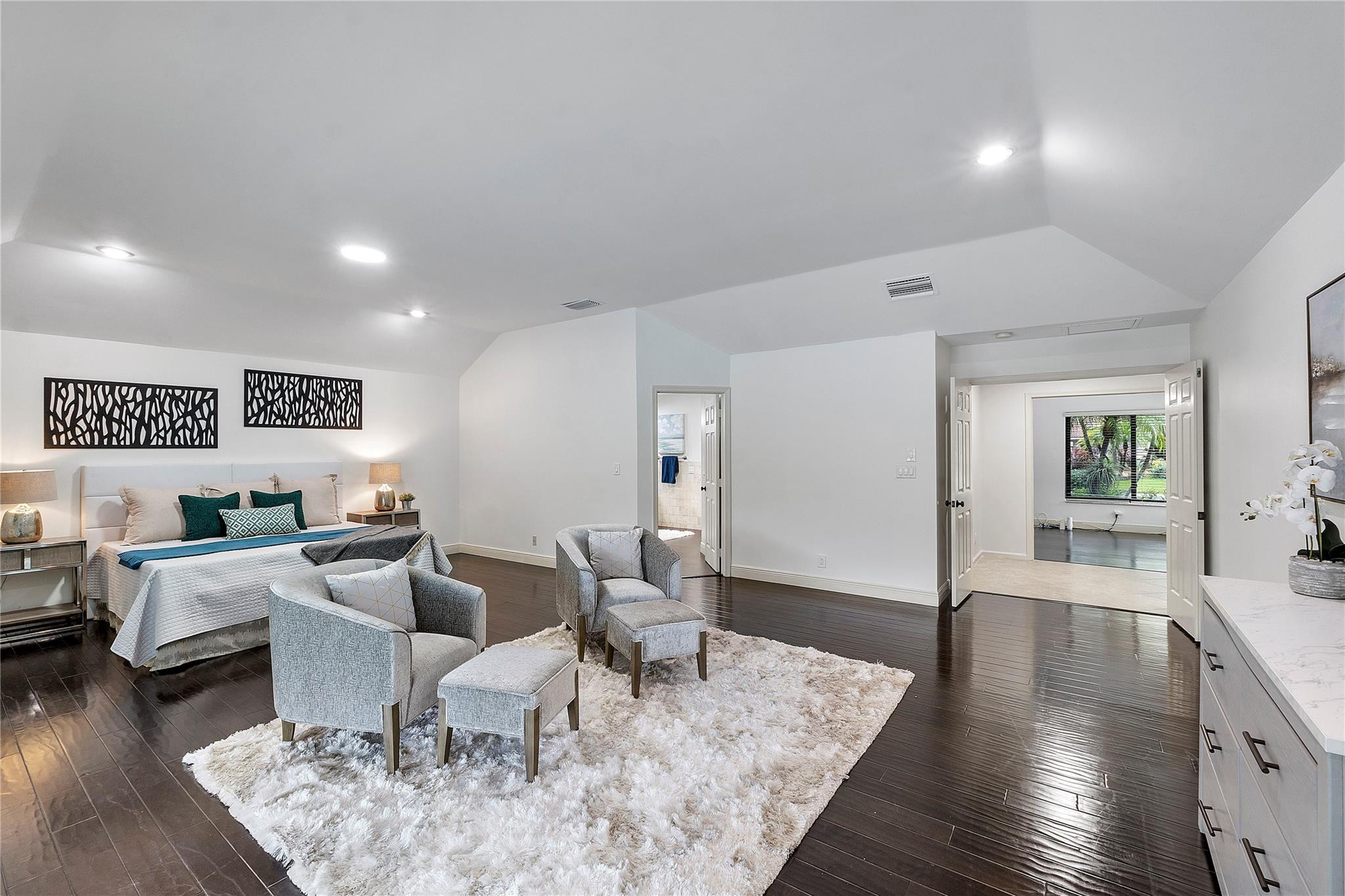 10204 Vestal Court