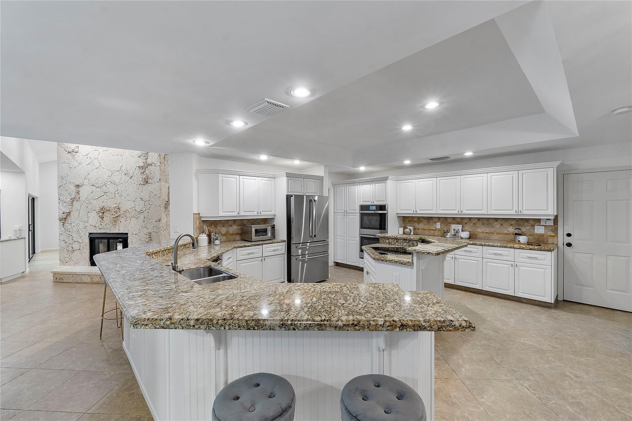 10204 Vestal Court