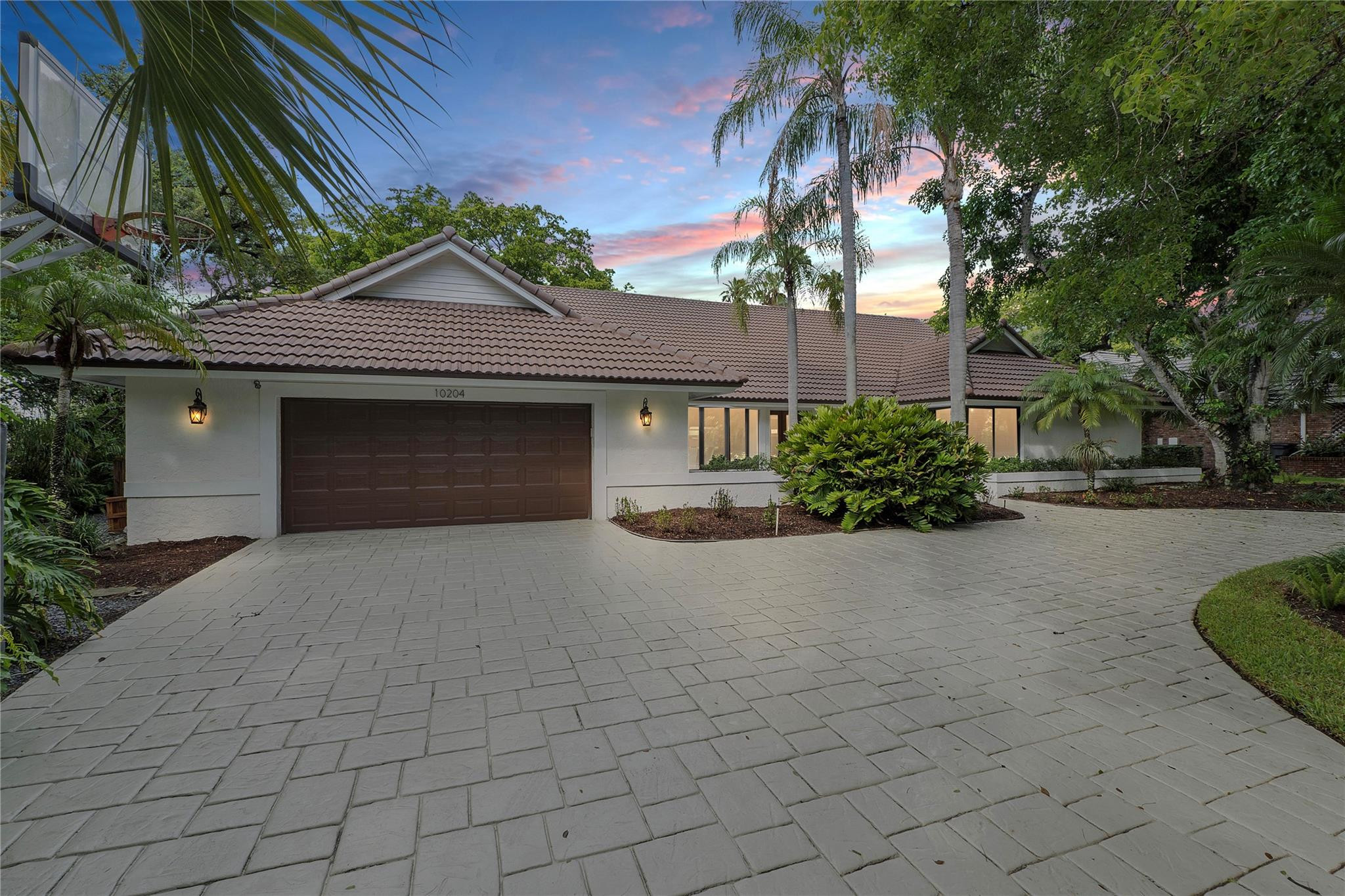 10204 Vestal Court