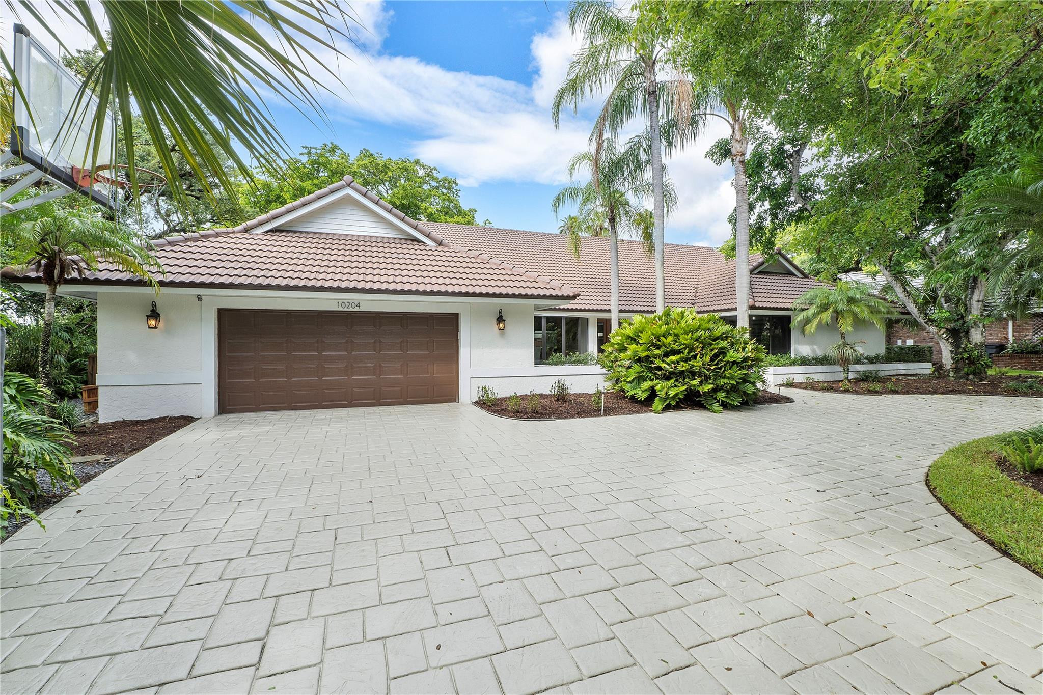 10204 Vestal Court