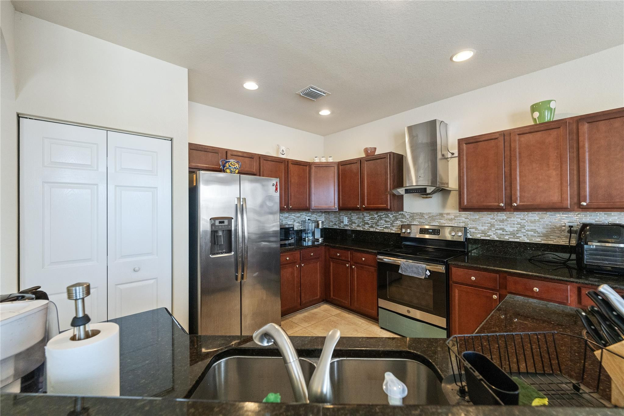 3425 W 86th Terrace