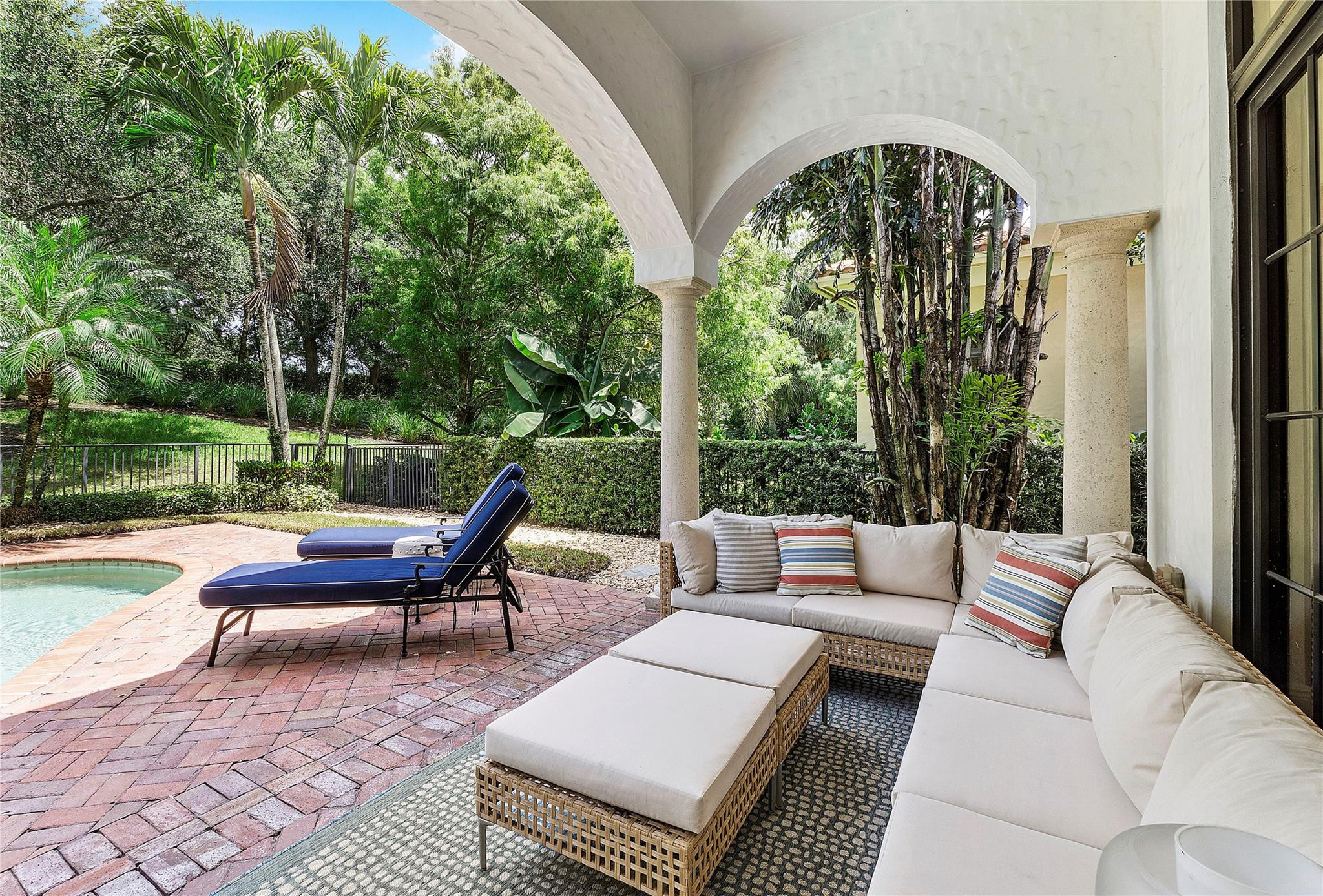 7016 Spyglass Avenue