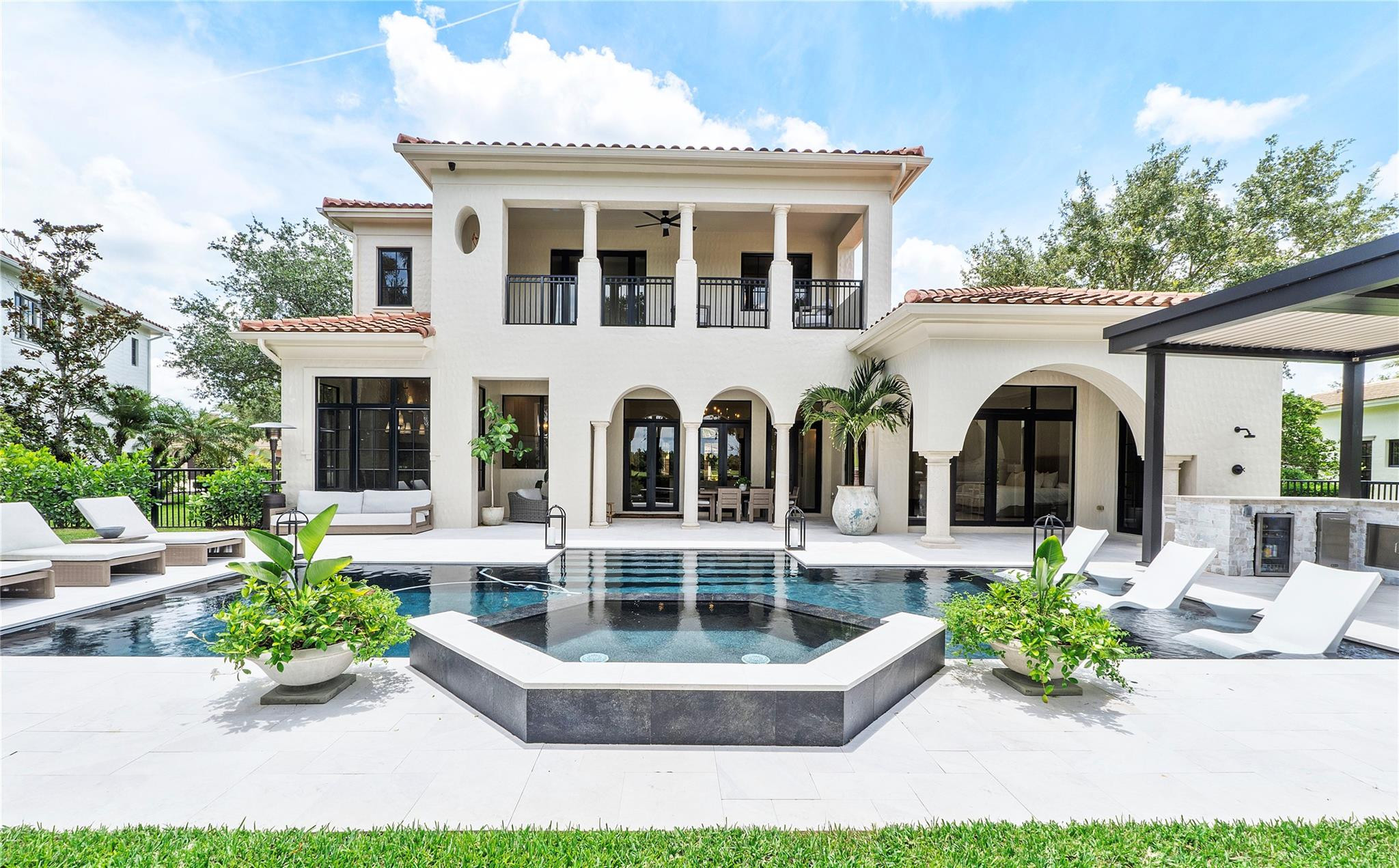 6910 Long Leaf Drive