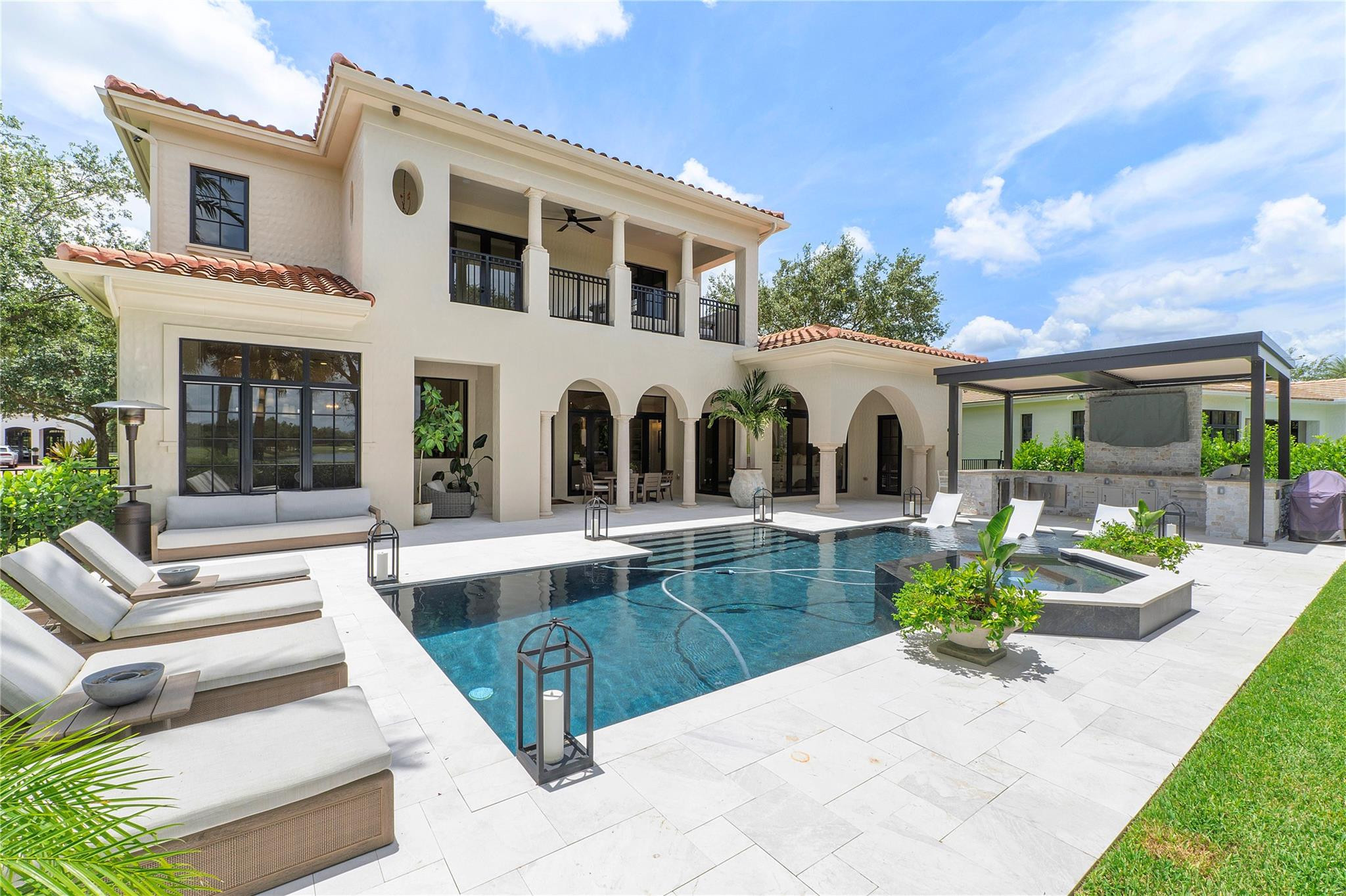 6910 Long Leaf Drive
