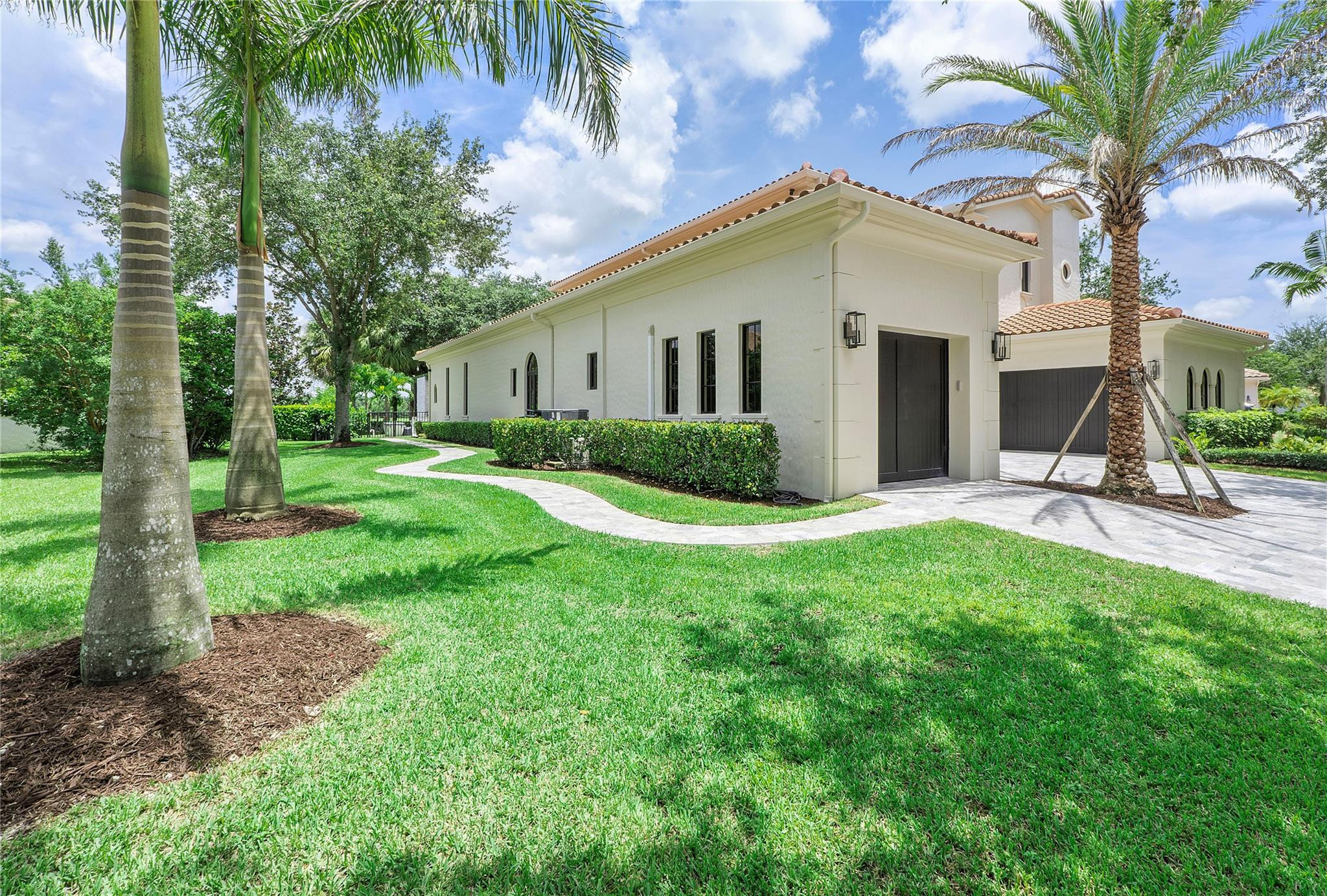 6910 Long Leaf Drive
