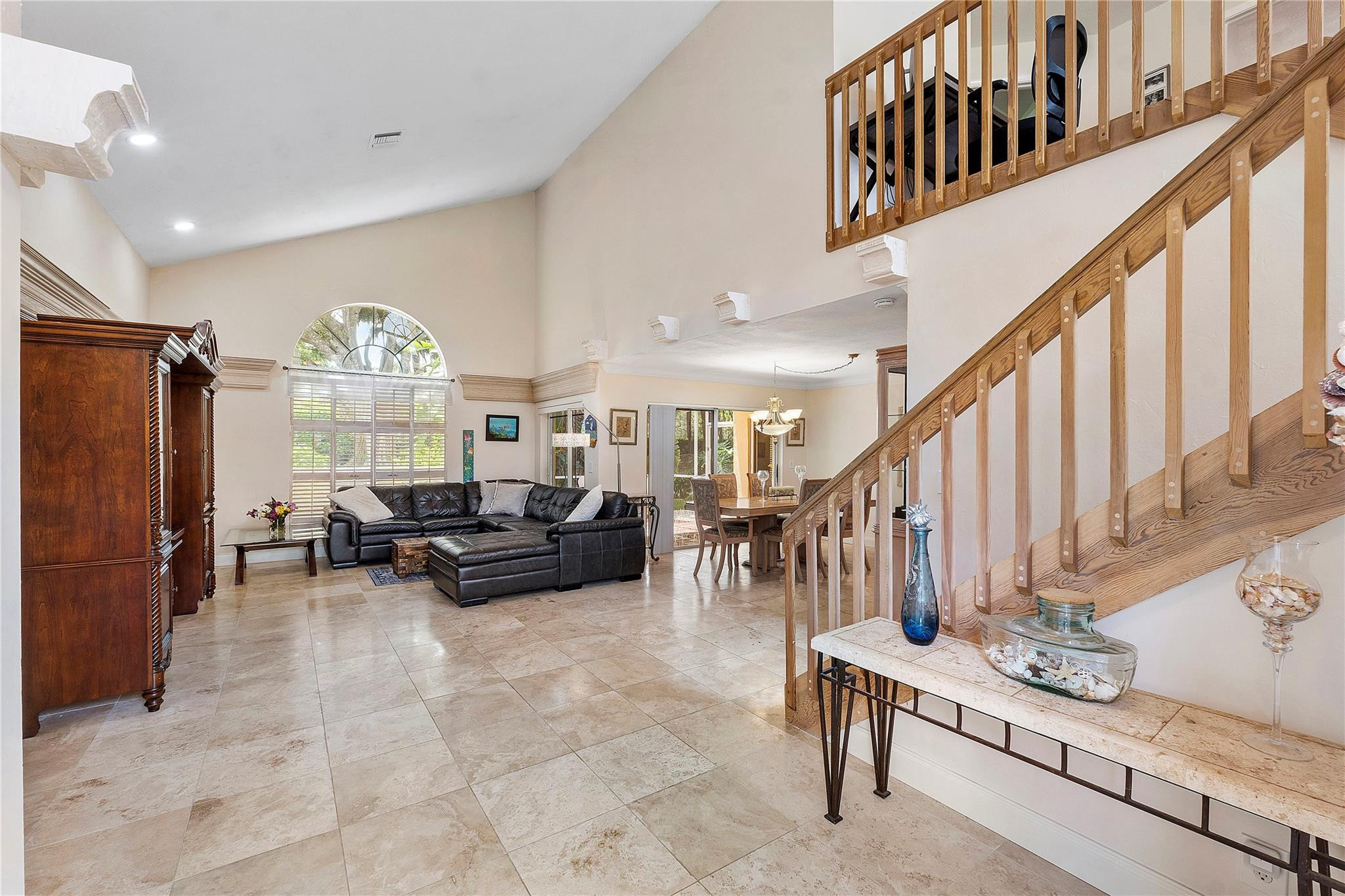 6460 NW 77th Place