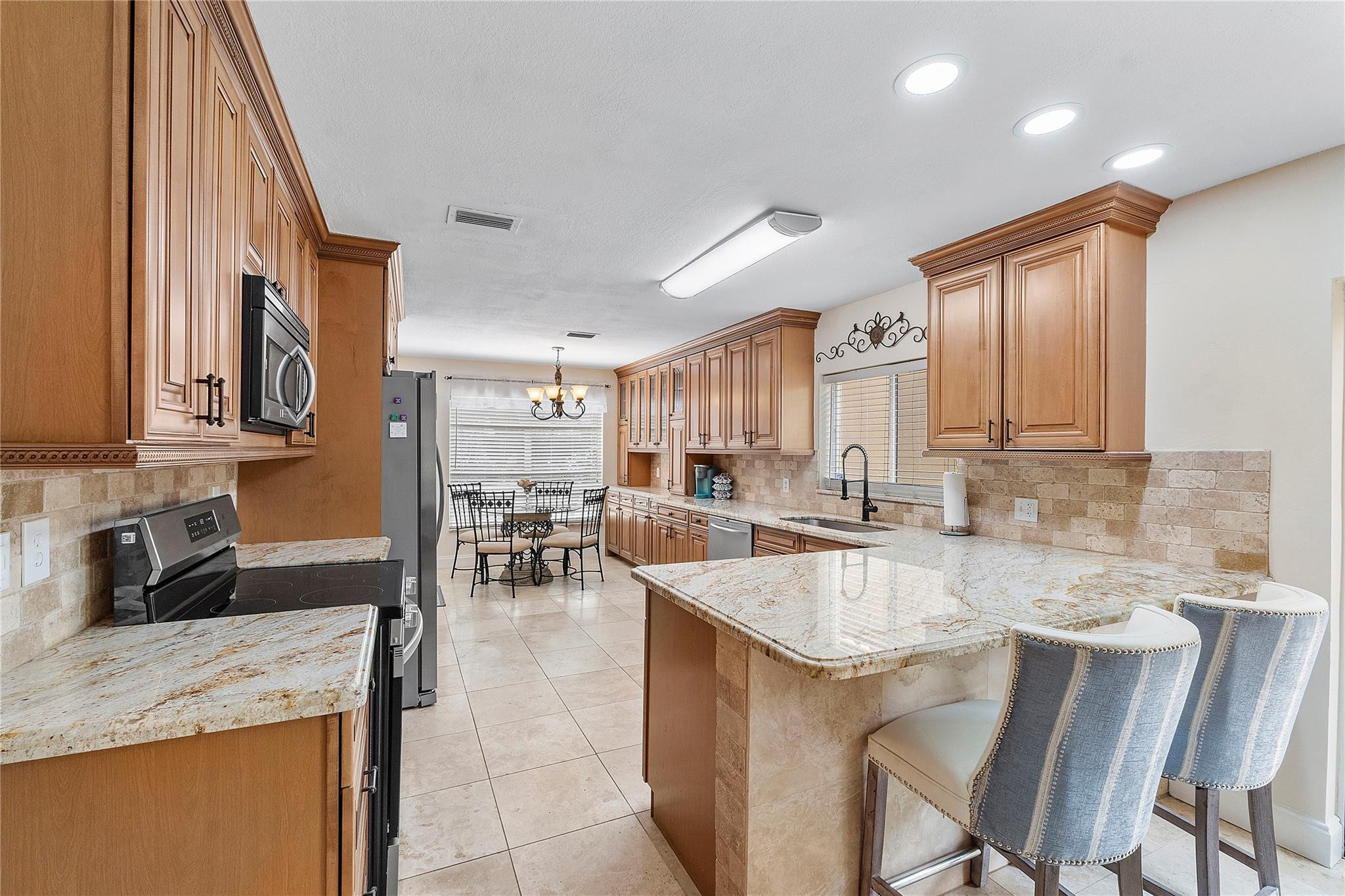 6460 NW 77th Place