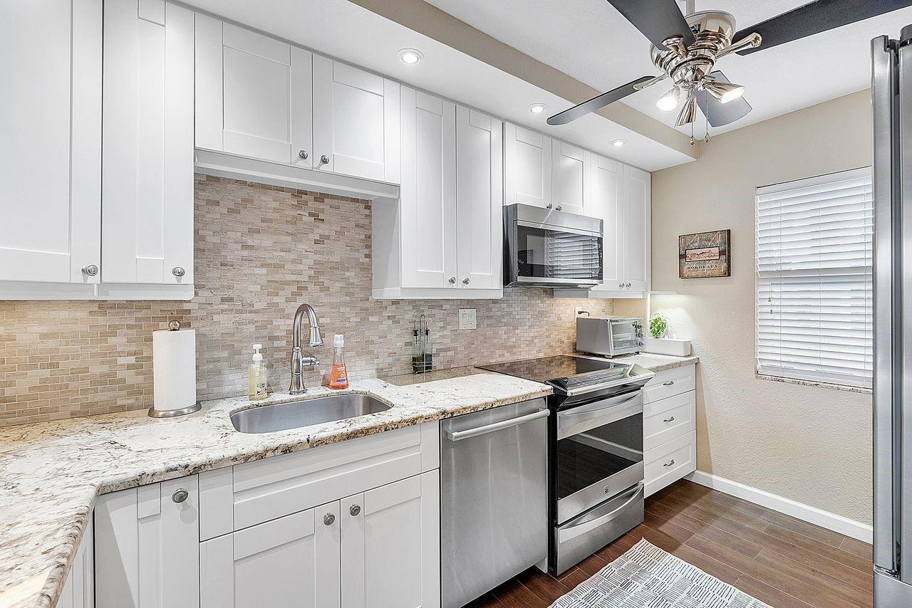 3150 NE 48th Court 402