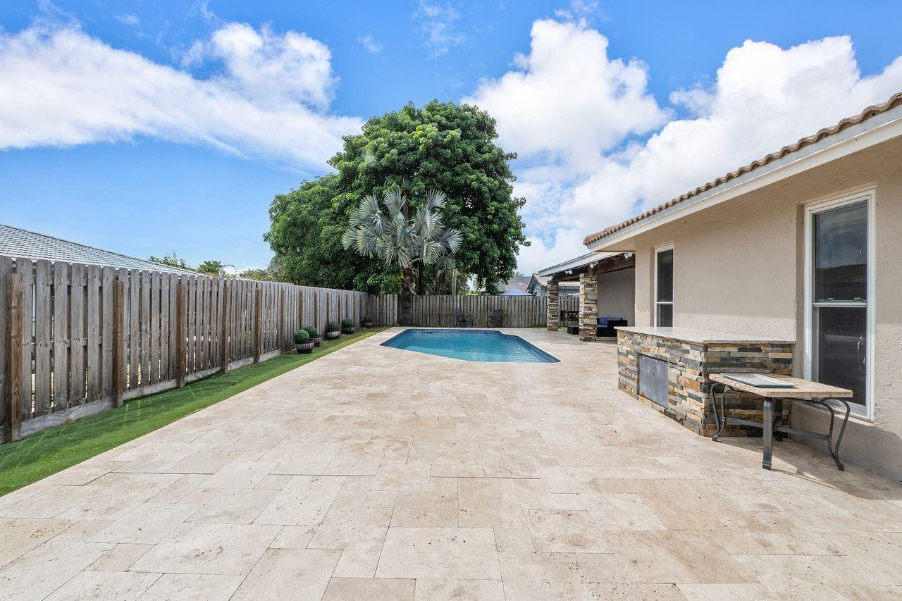1285 NW 85th Terrace