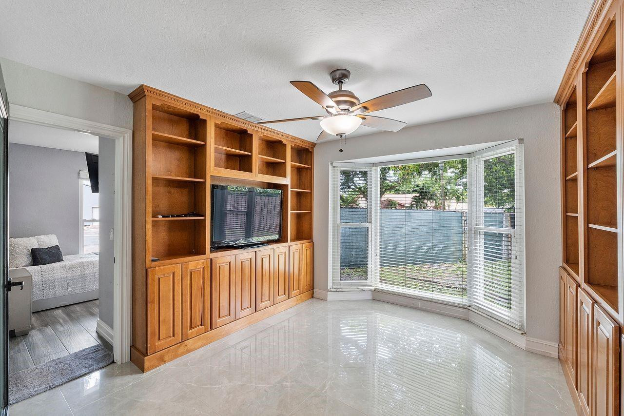 1285 NW 85th Terrace