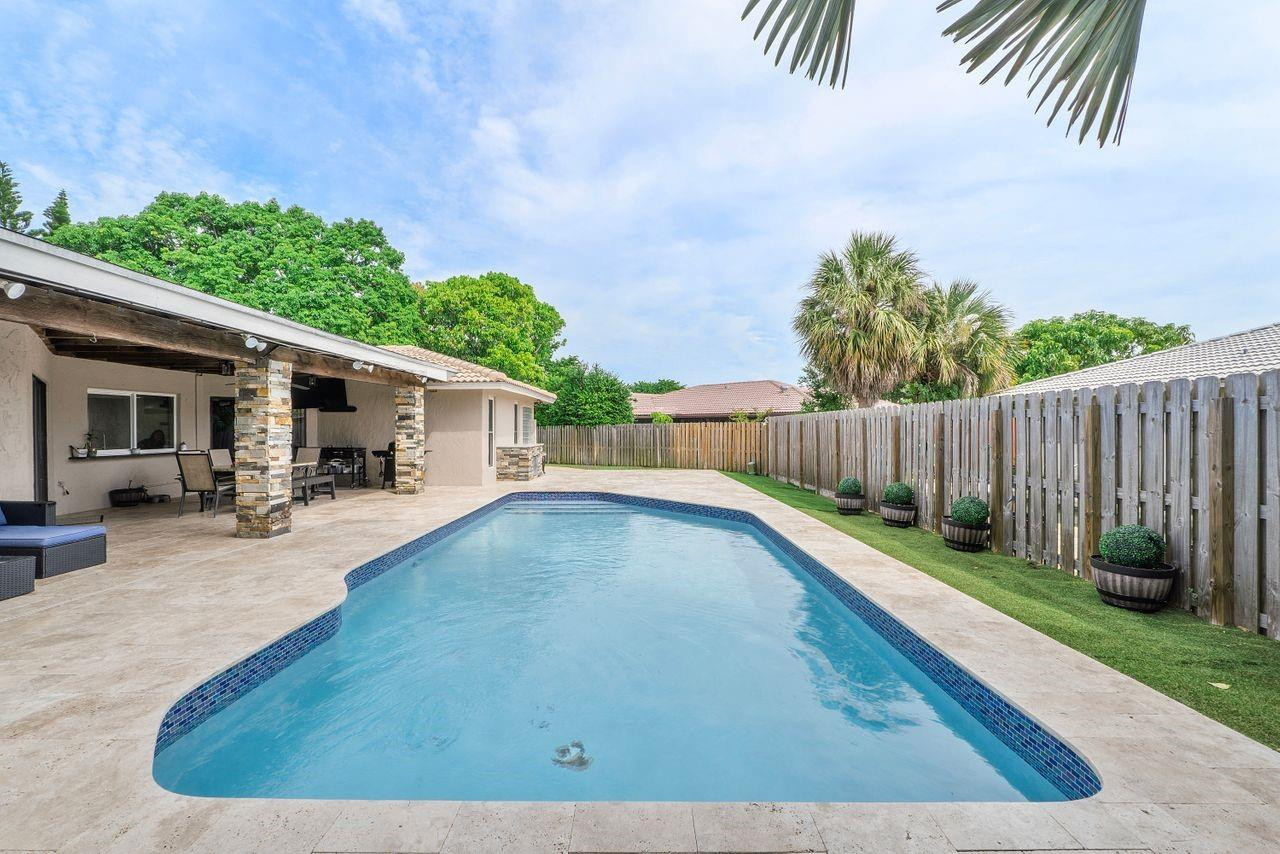 1285 NW 85th Terrace