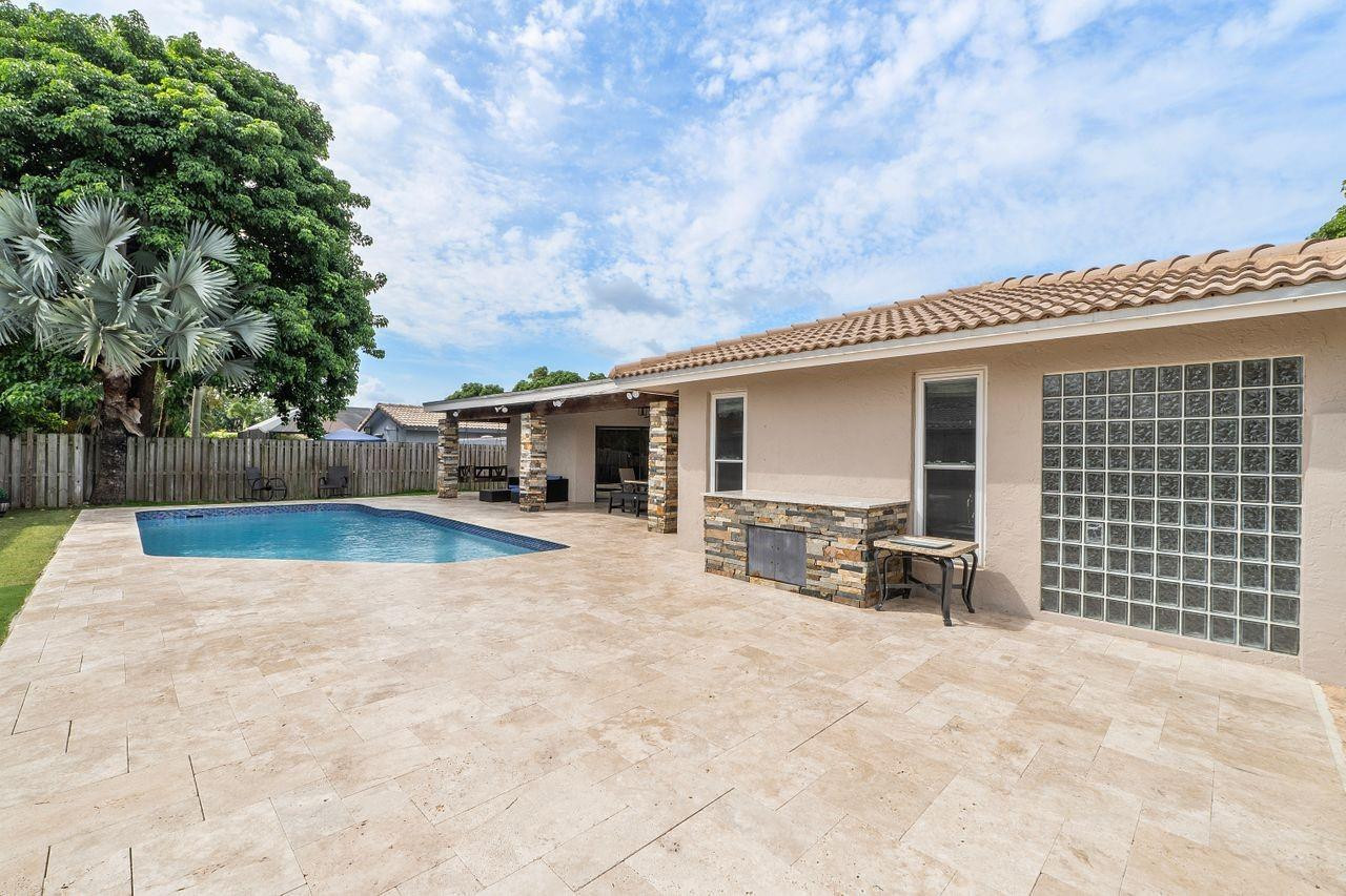 1285 NW 85th Terrace