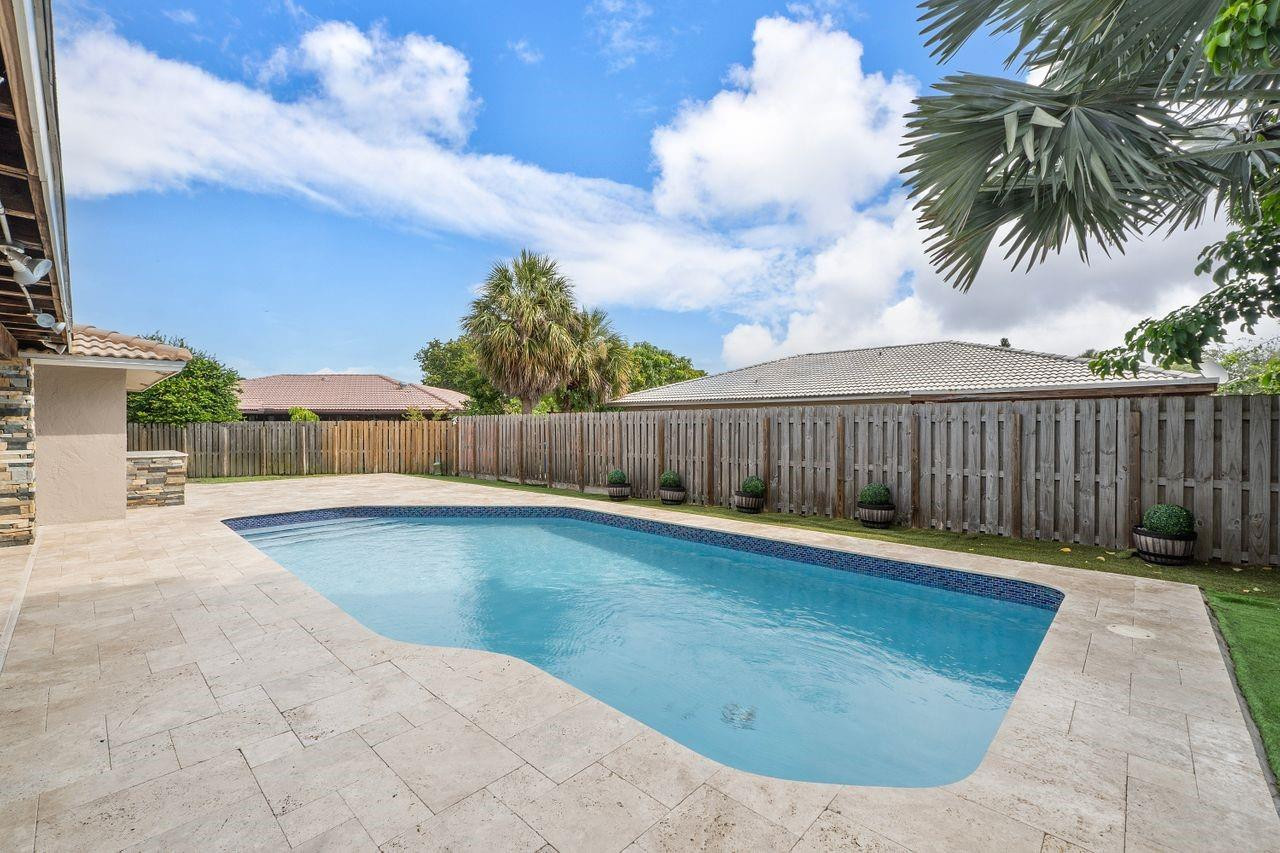 1285 NW 85th Terrace