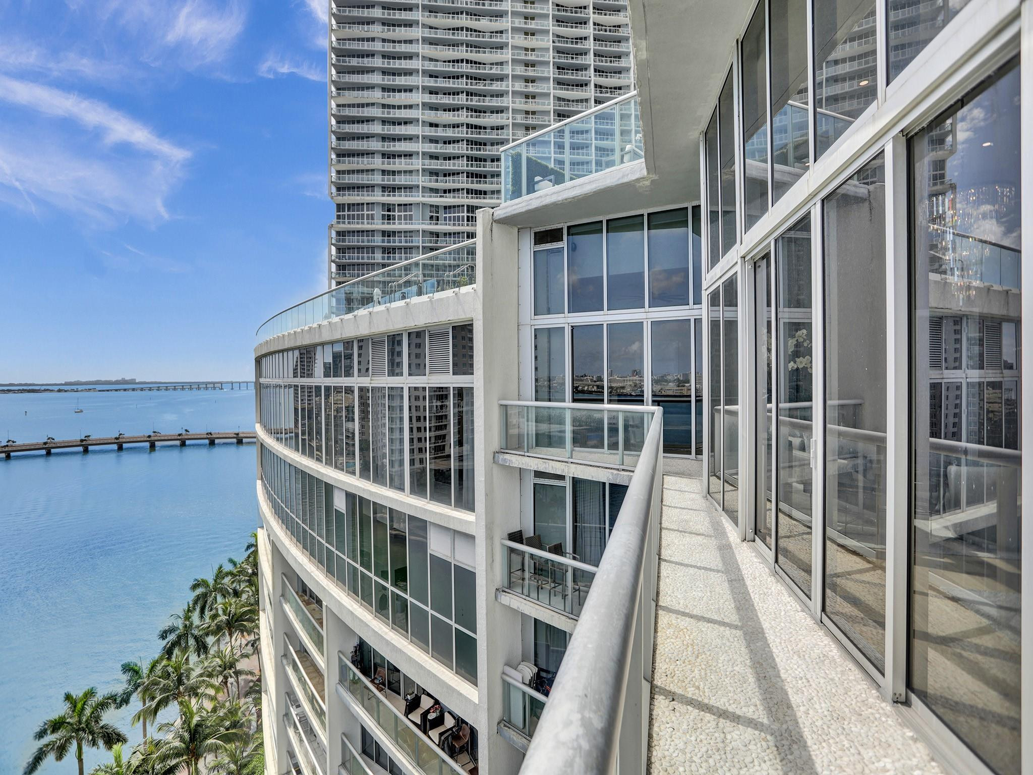 465 Brickell Avenue 1401