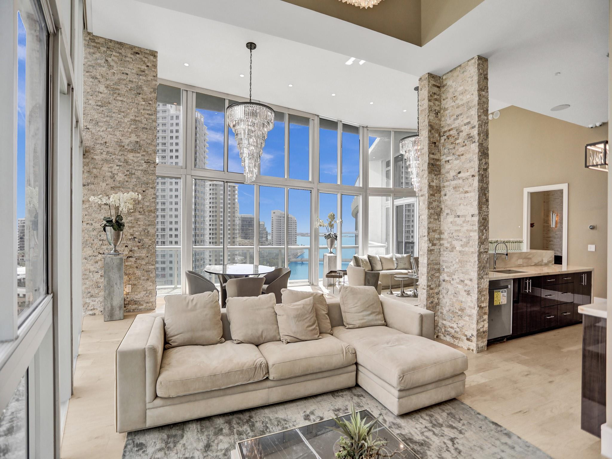 465 Brickell Avenue 1401