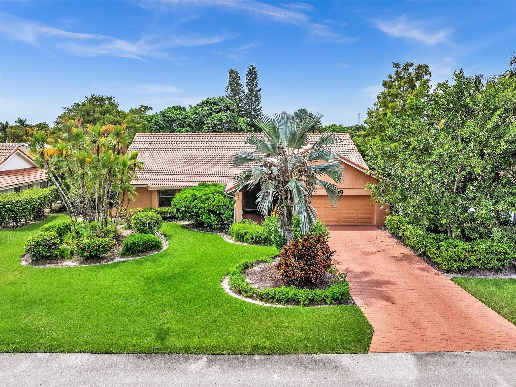 8640 Banyan Court