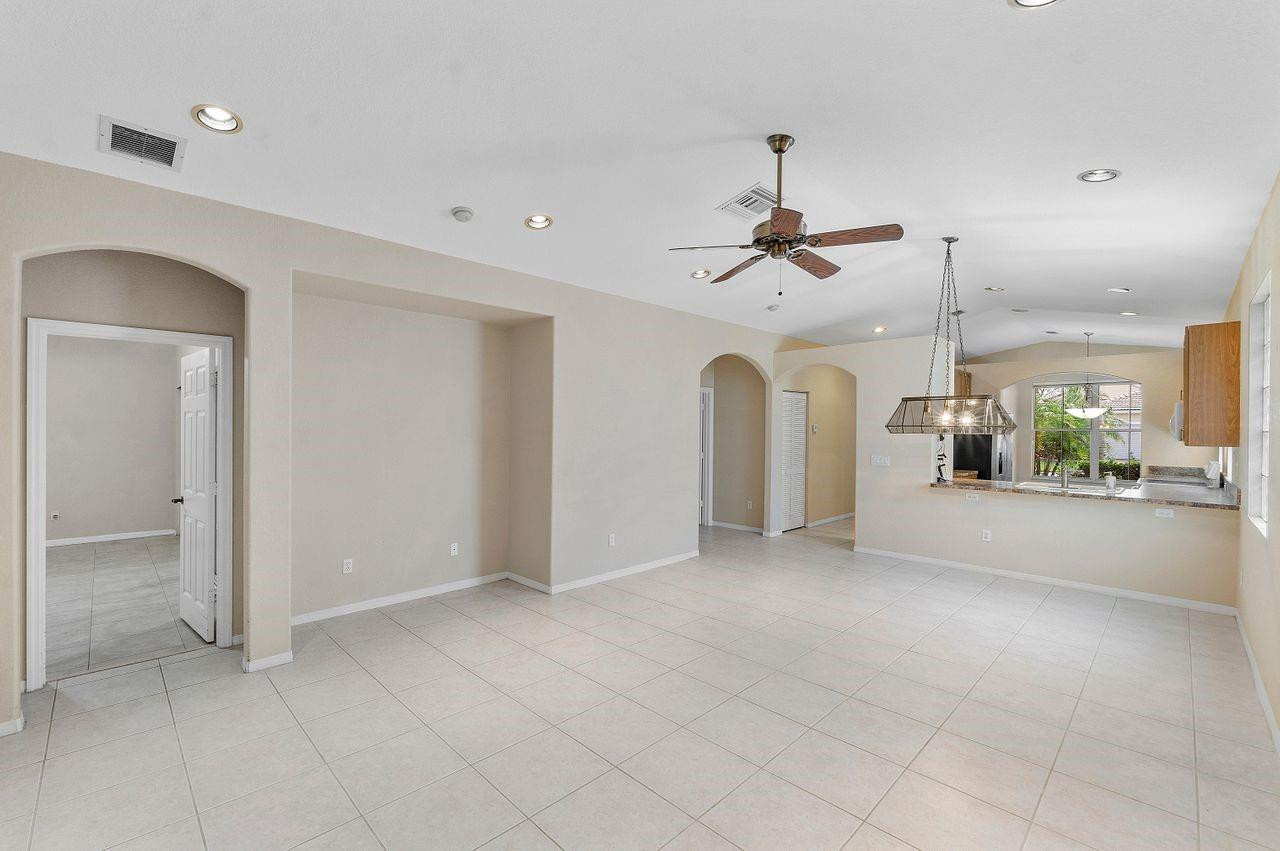 8187 Bellafiore Way