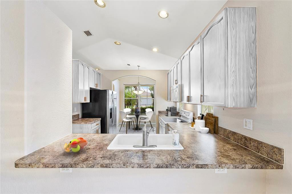 8187 Bellafiore Way