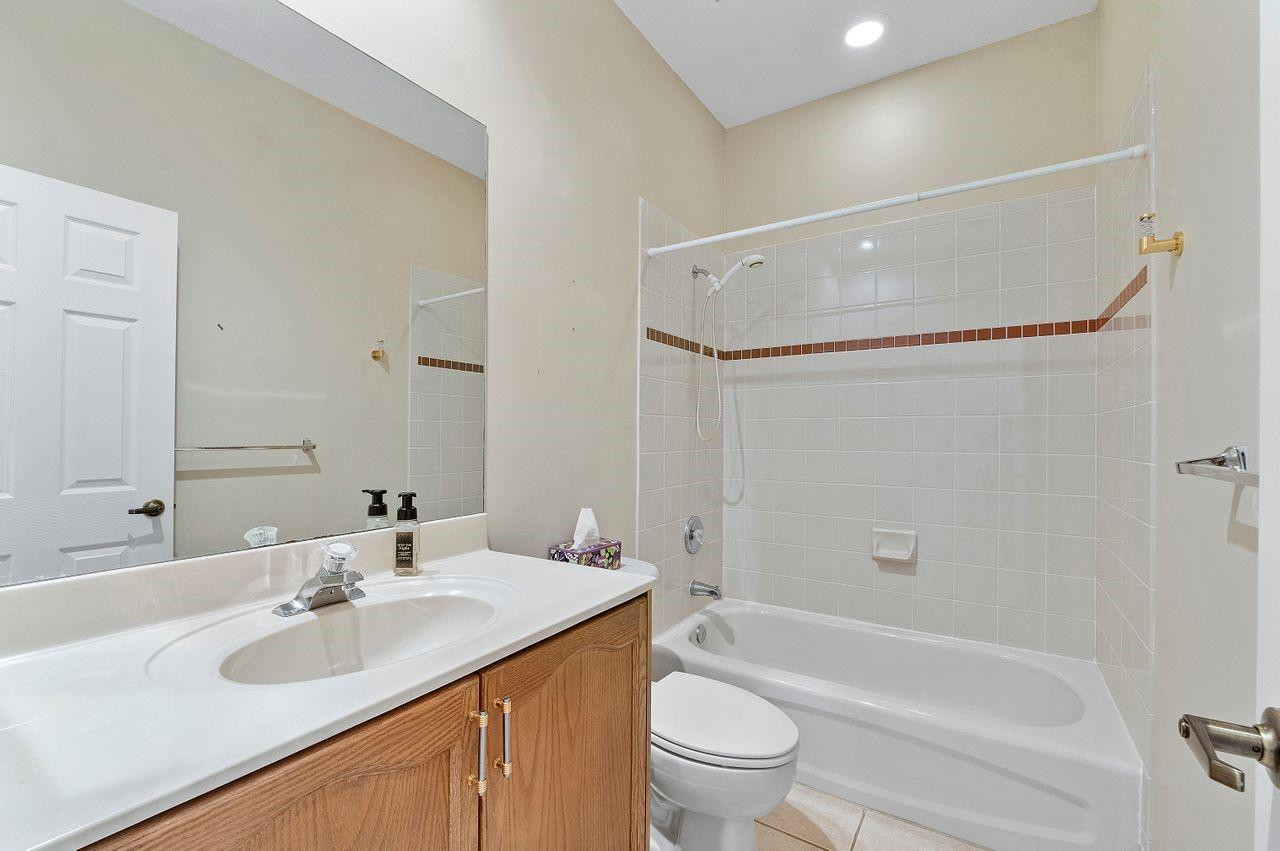 8187 Bellafiore Way