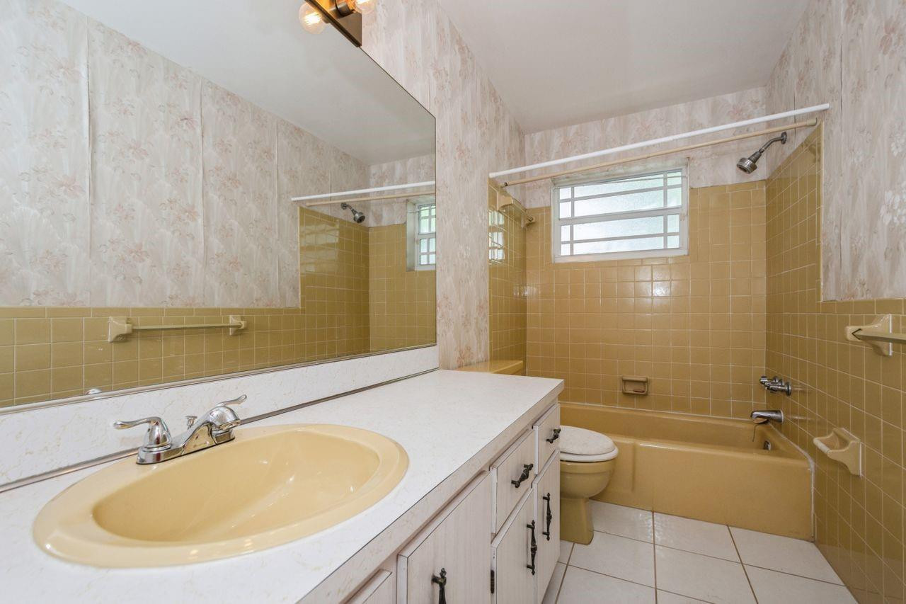 2610 NW 44th Terrace