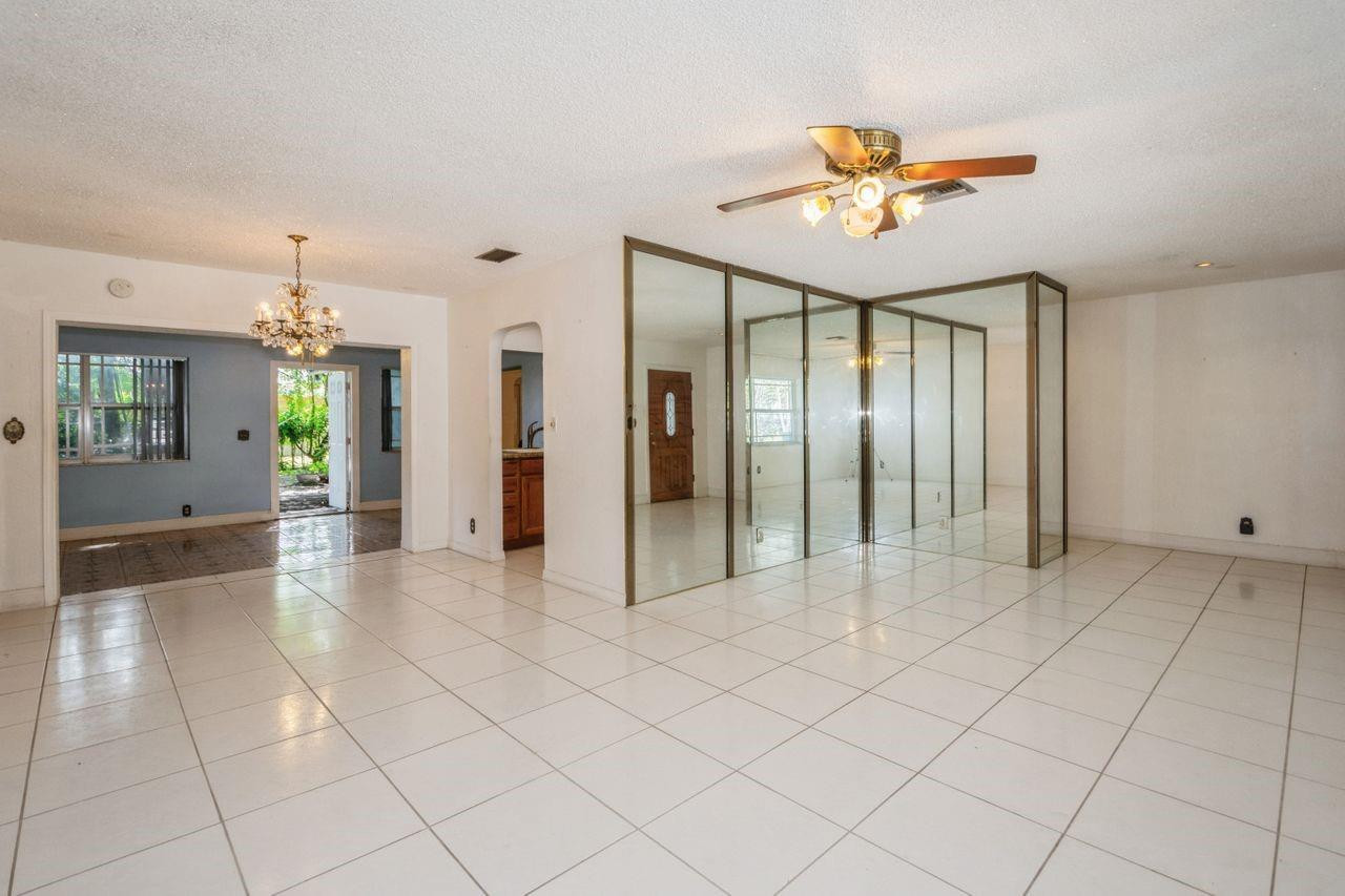 2610 NW 44th Terrace