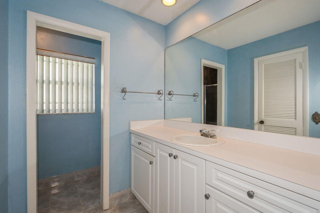 2610 NW 44th Terrace