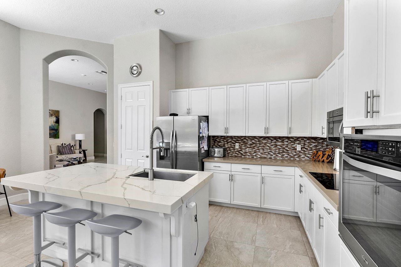 7426 NW 115th Terrace