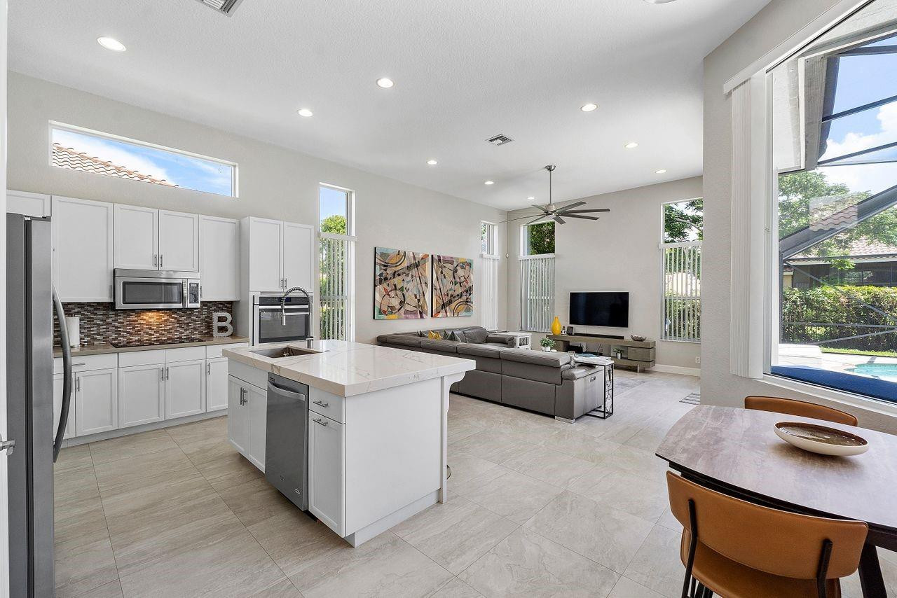 7426 NW 115th Terrace