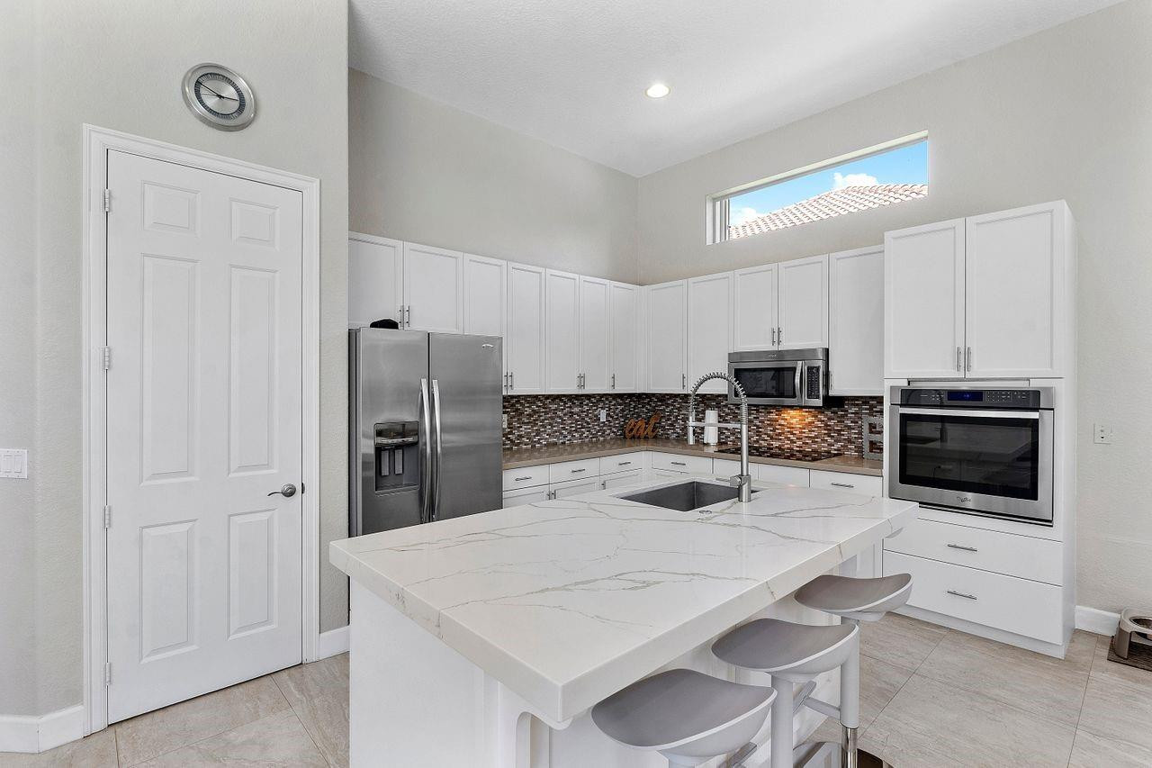 7426 NW 115th Terrace